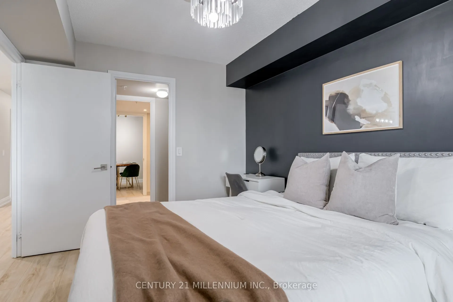565 Wilson Avenue, #513