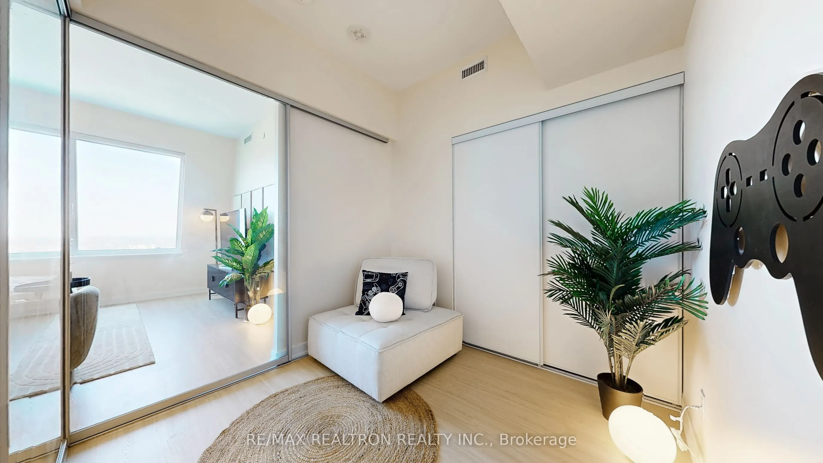 8 Wellesley Street W, #5808