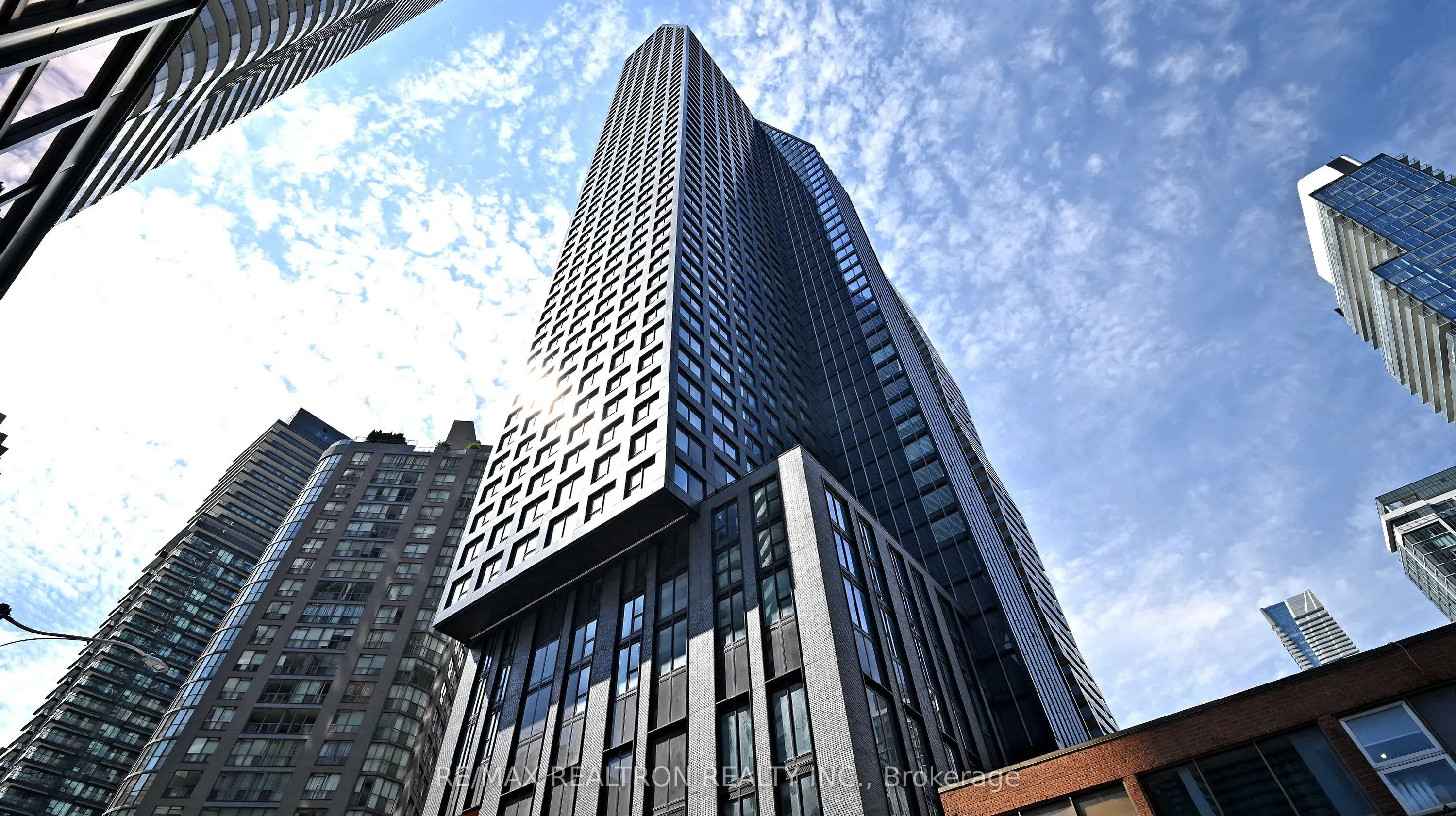 8 Wellesley Street W, #5808