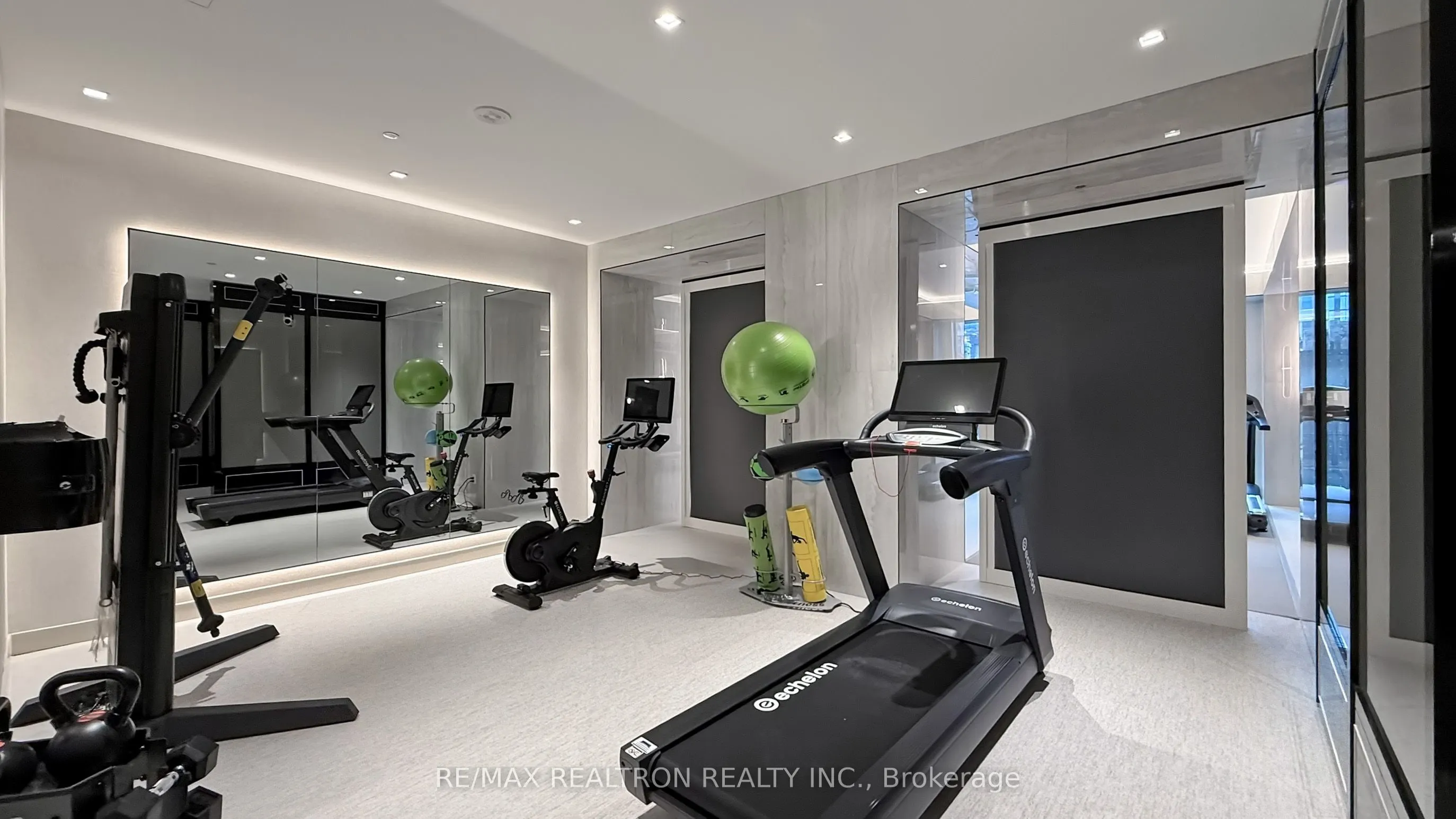 8 Wellesley Street W, #5808