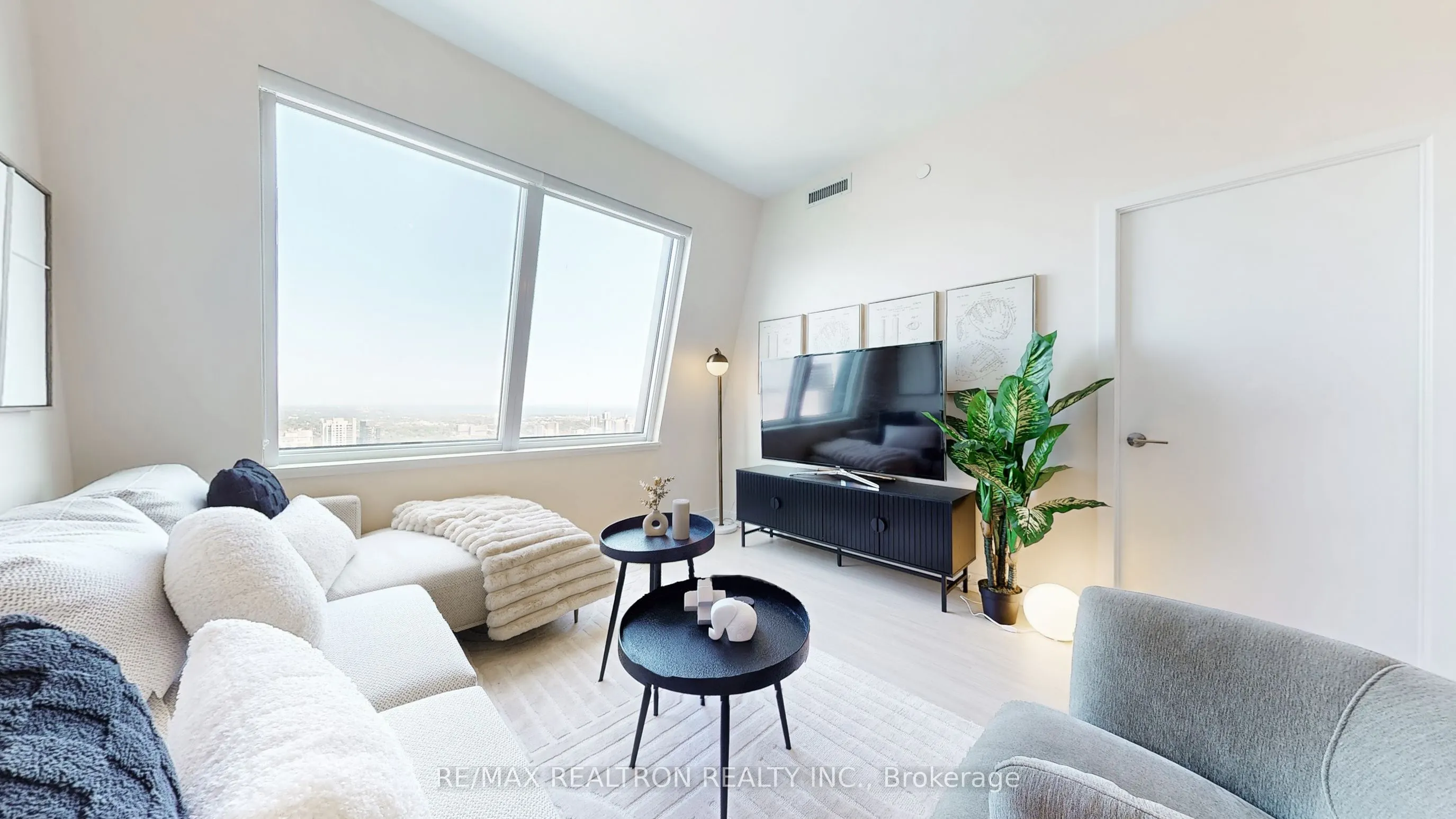 8 Wellesley Street W, #5808