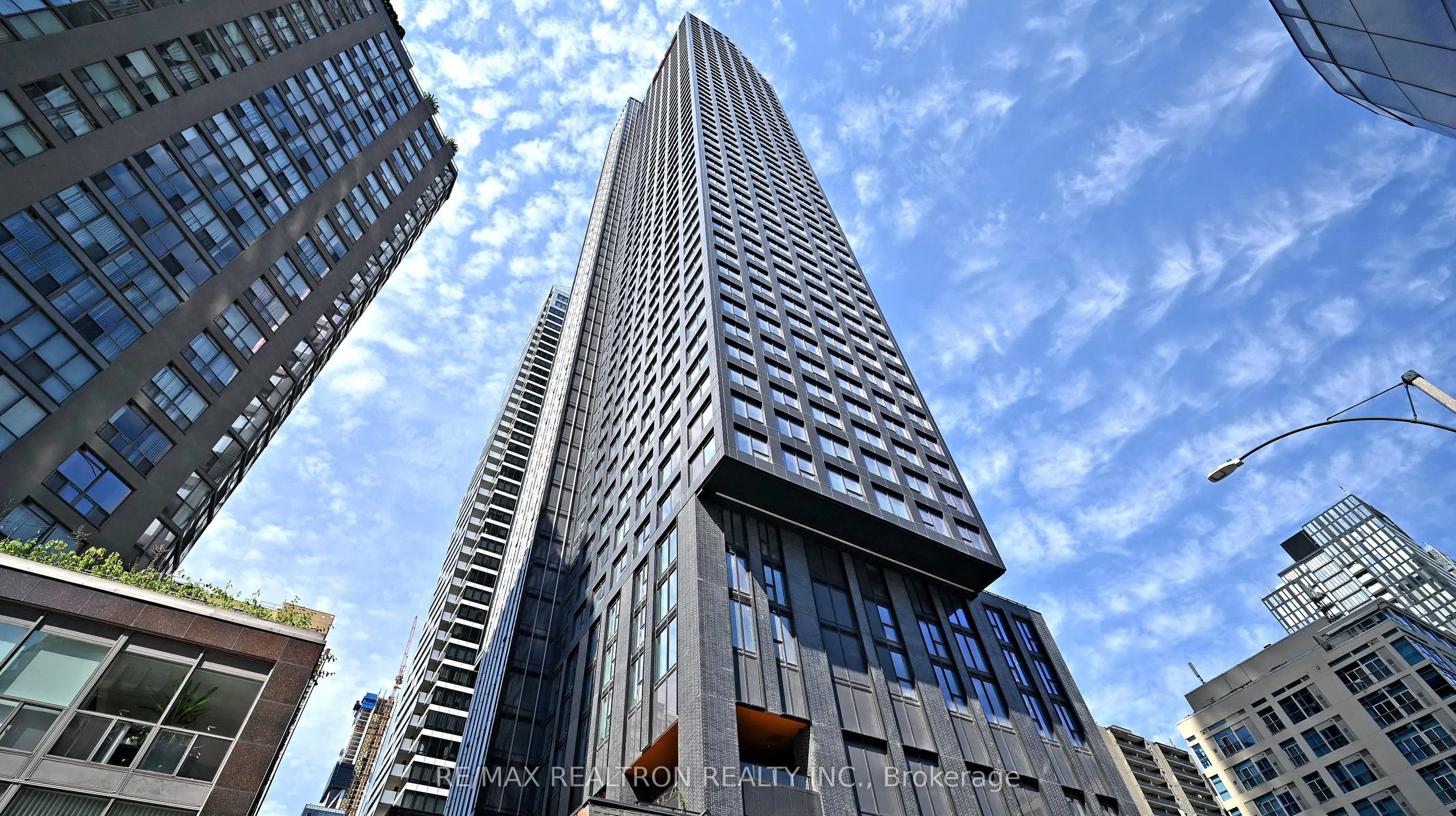 8 Wellesley Street W, #5808