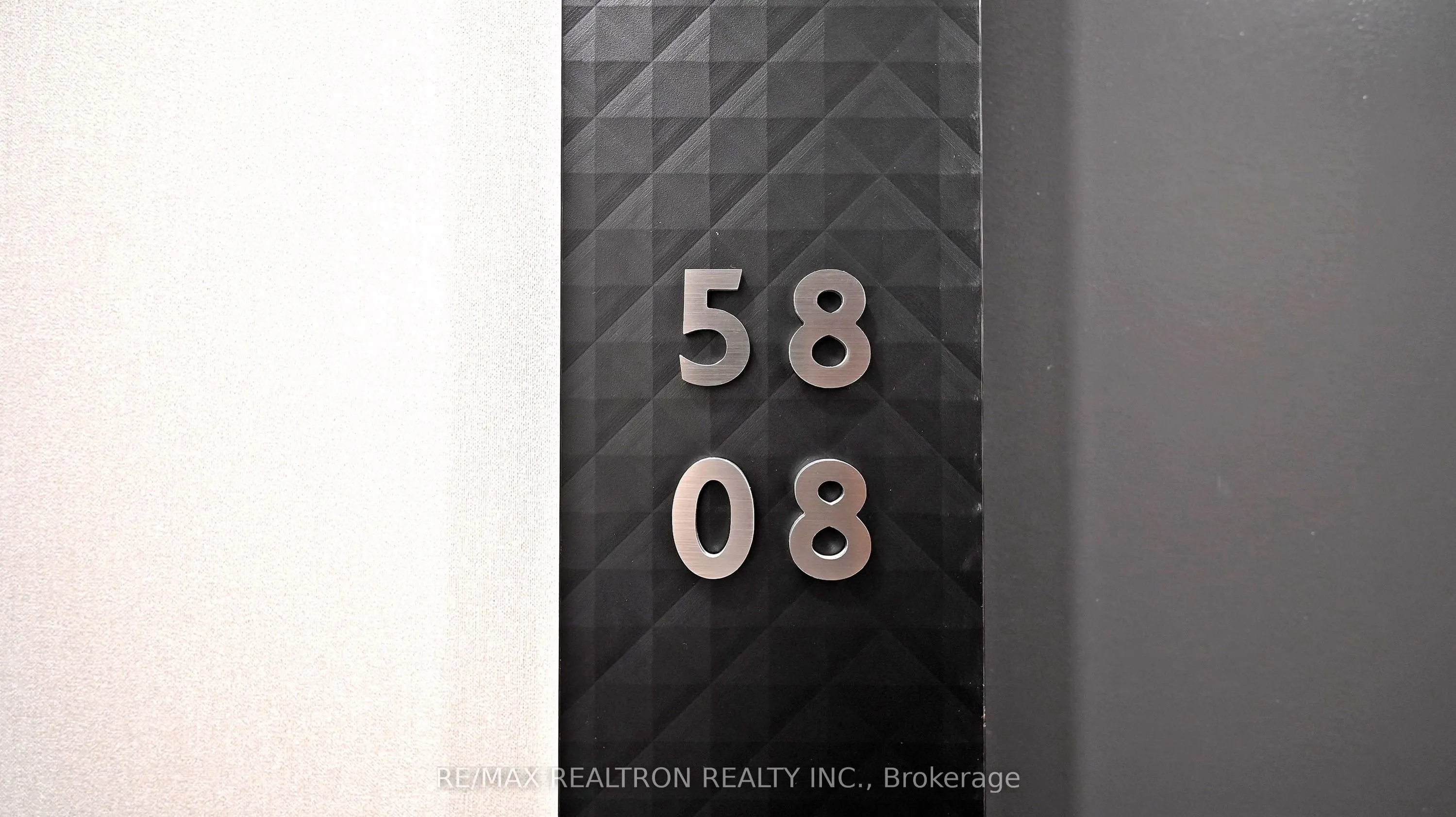 8 Wellesley Street W, #5808