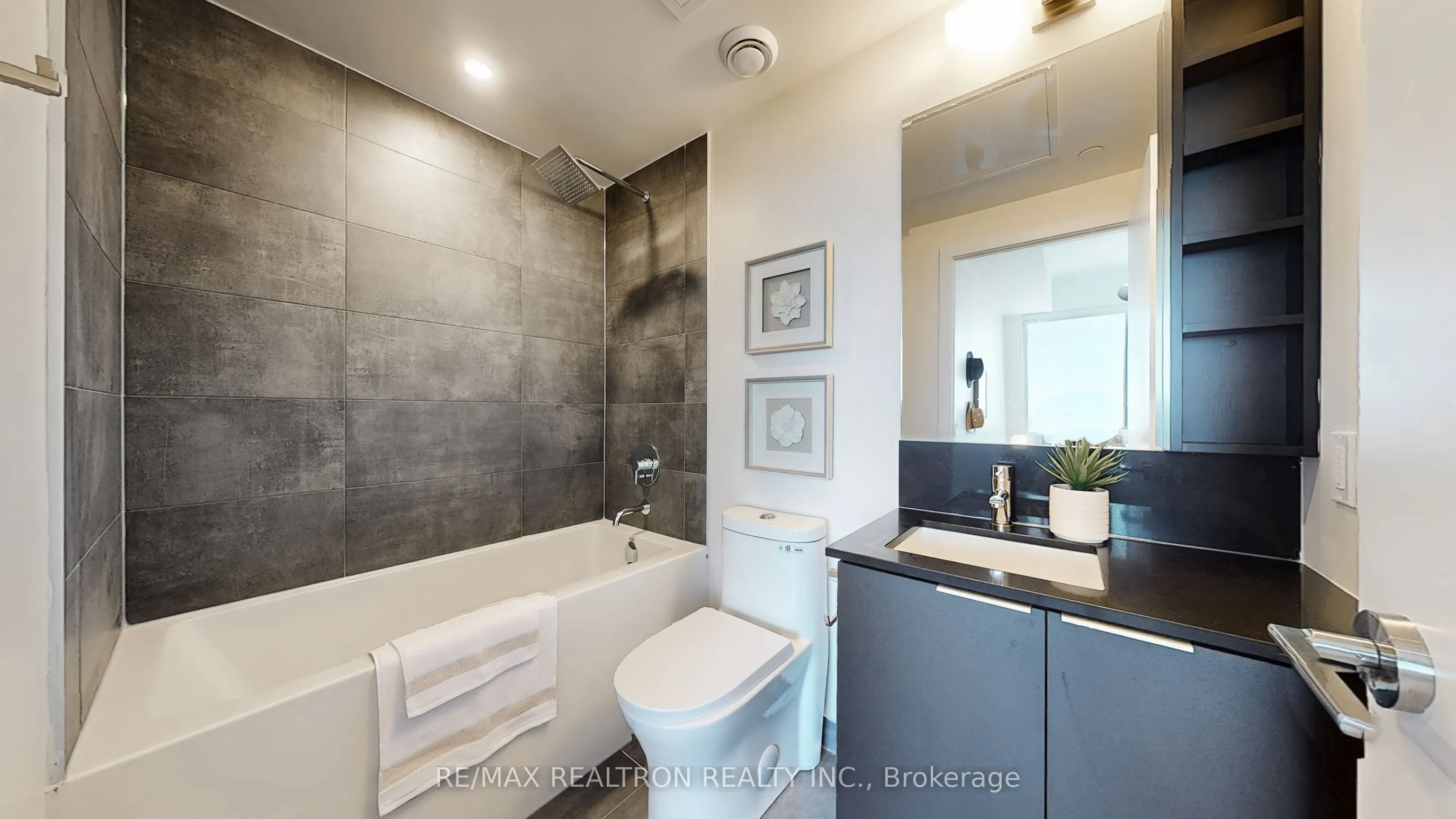8 Wellesley Street W, #5808