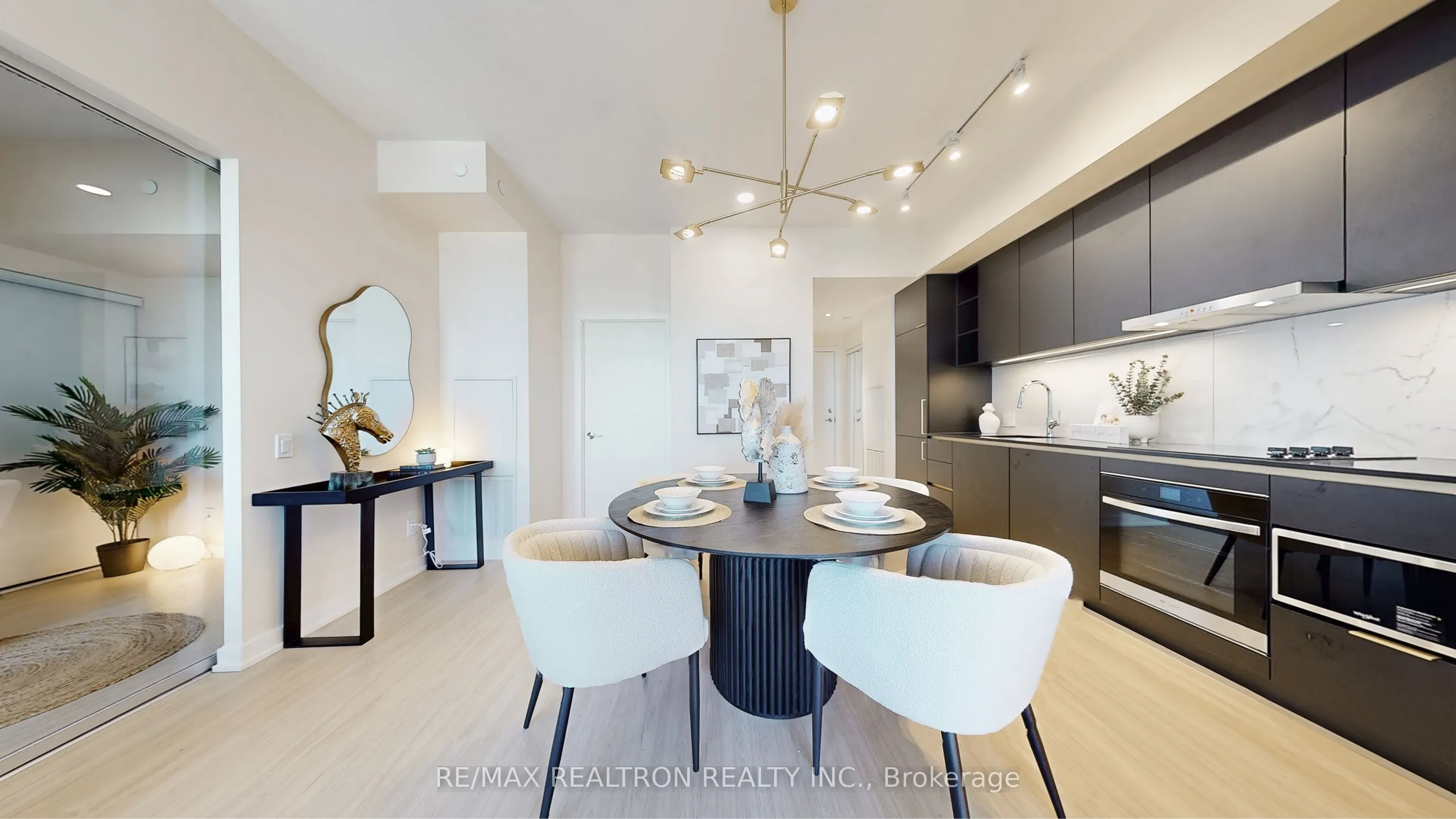 8 Wellesley Street W, #5808