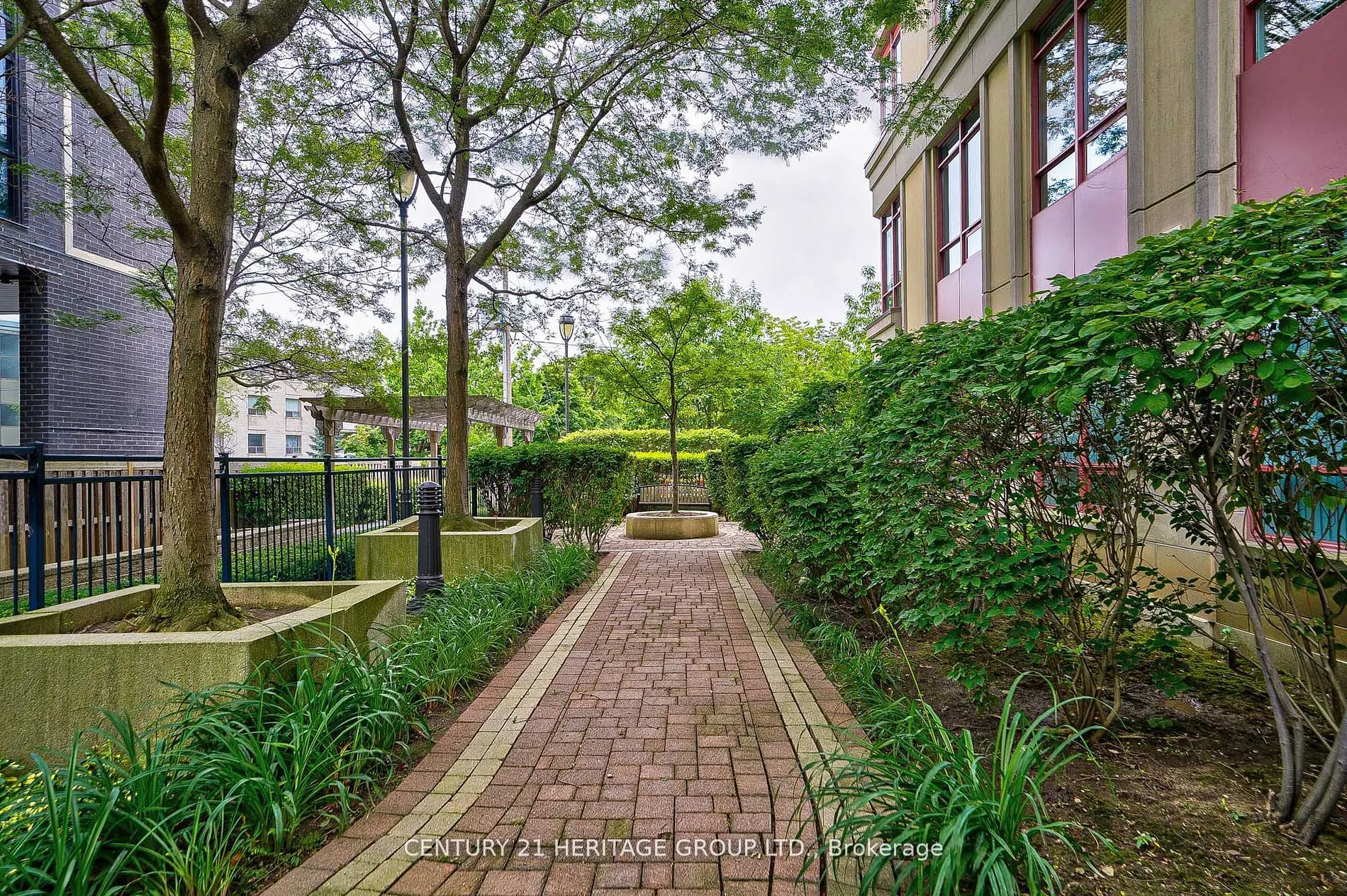 23 Rean Drive, #707