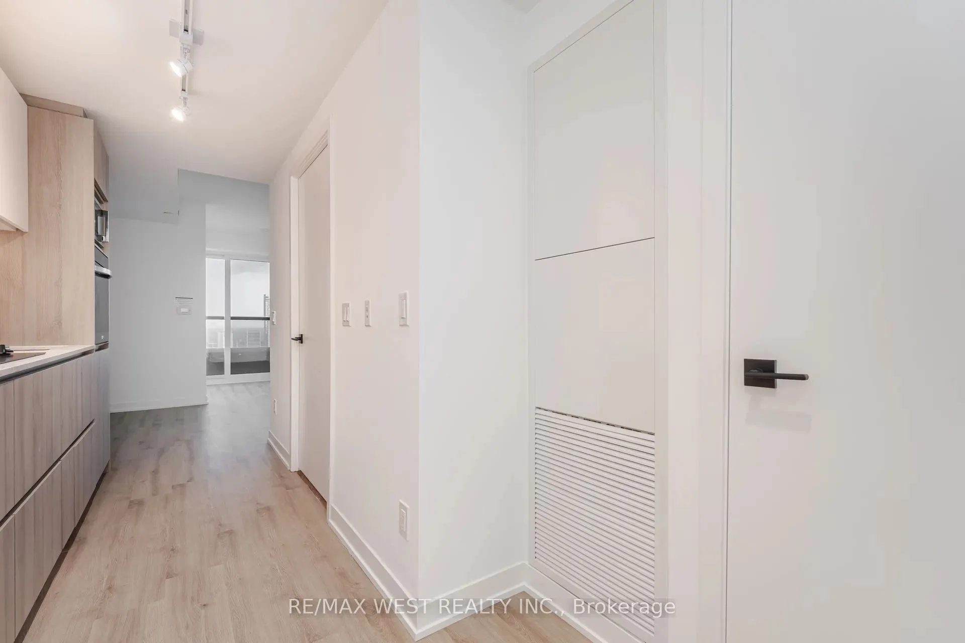 319 Jarvis Street, #4609