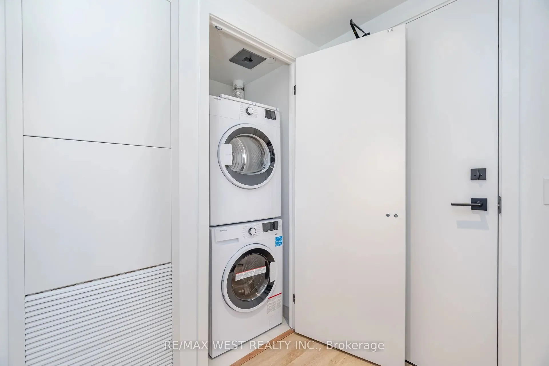 319 Jarvis Street, #4609