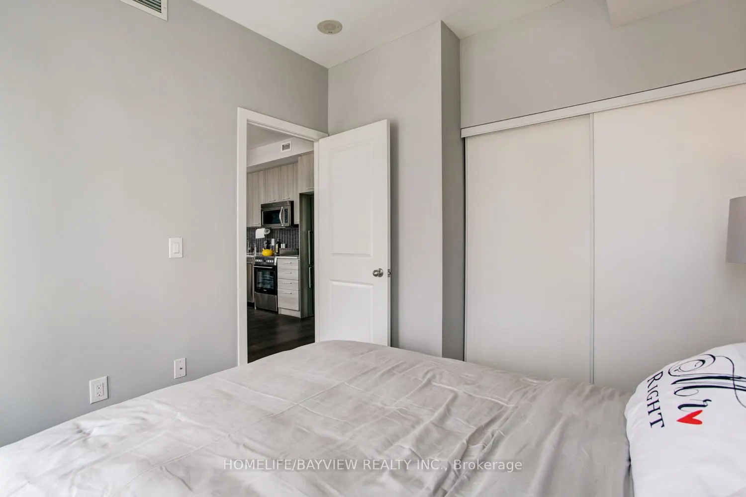 105 George Street, #804