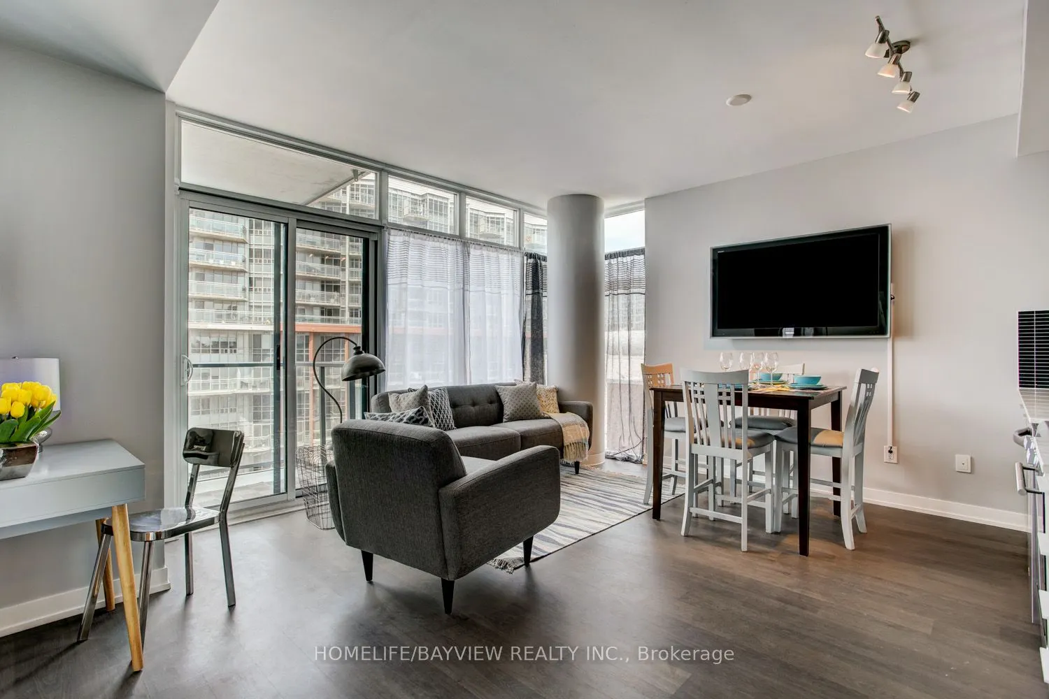 105 George Street, #804