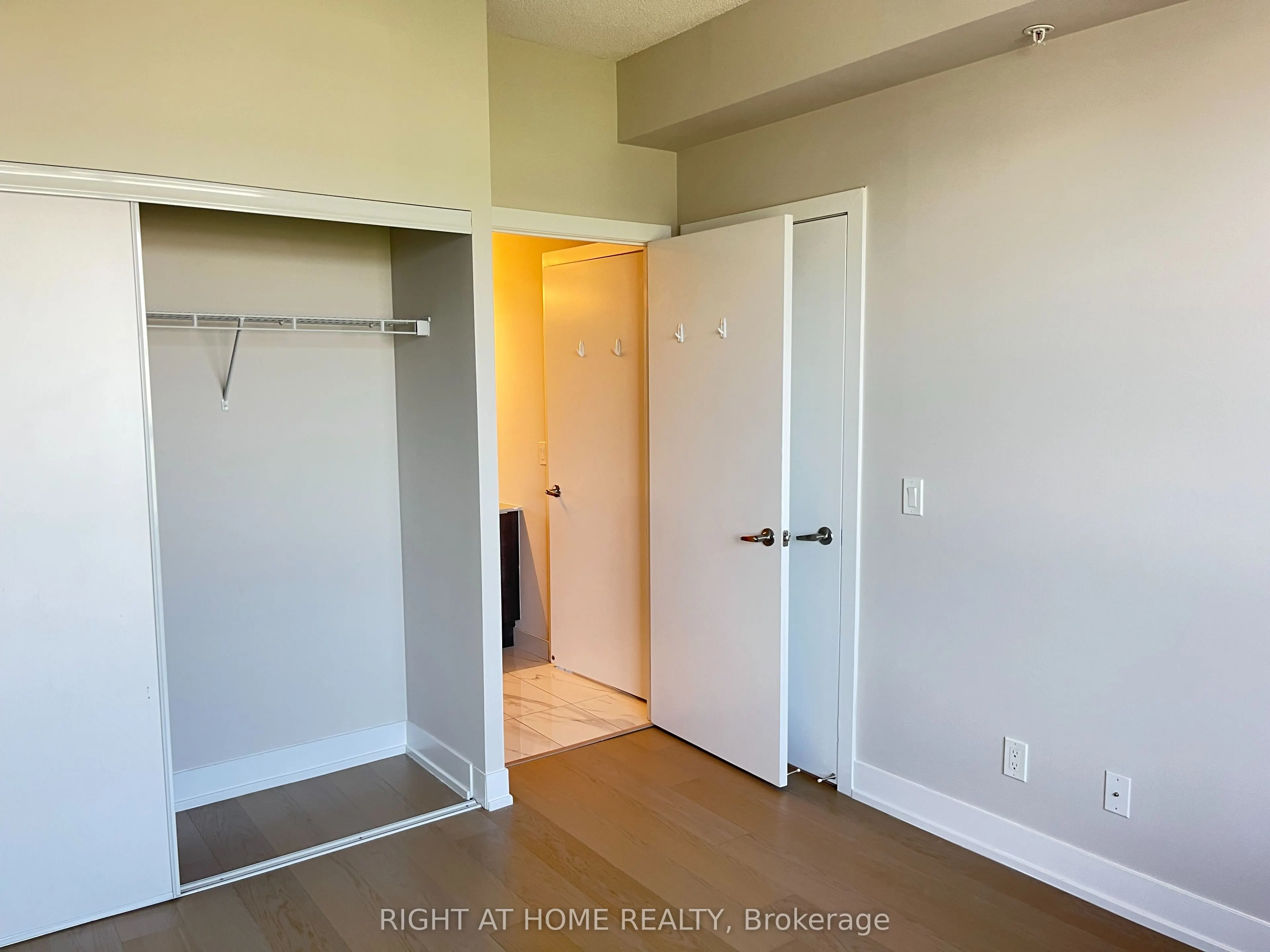 7 Kenaston Gardens, #117