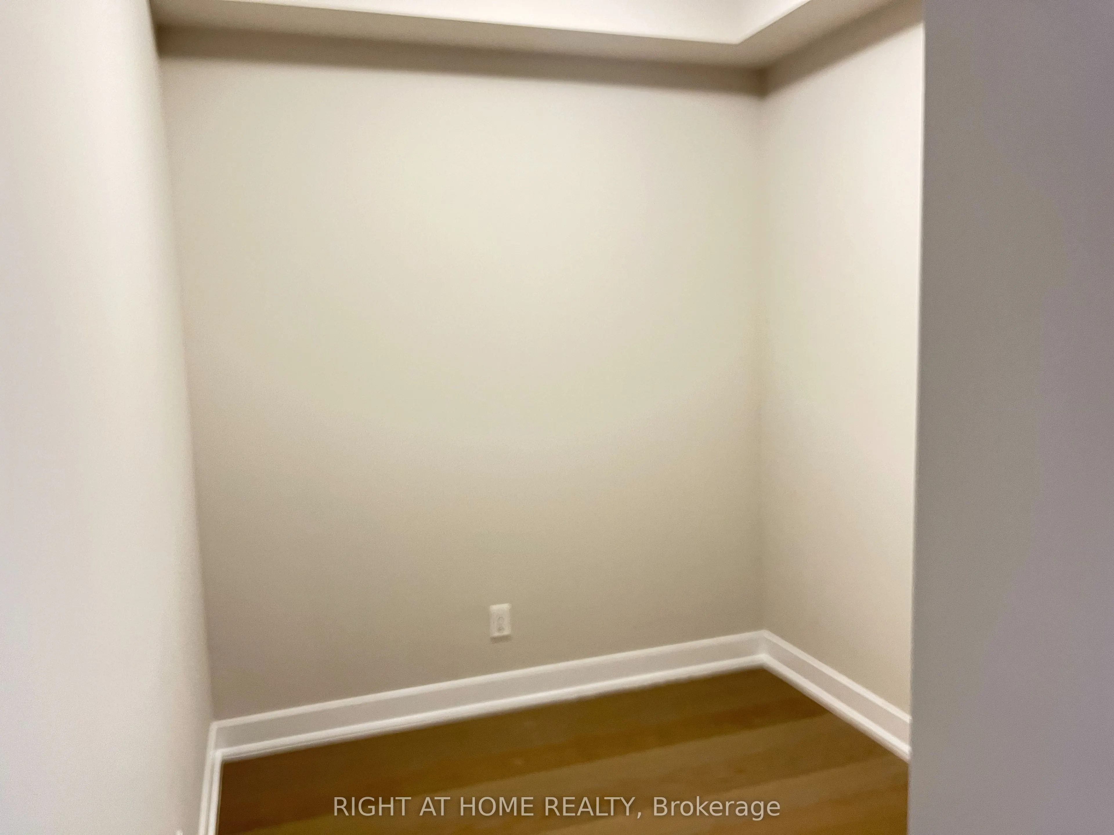 7 Kenaston Gardens, #117