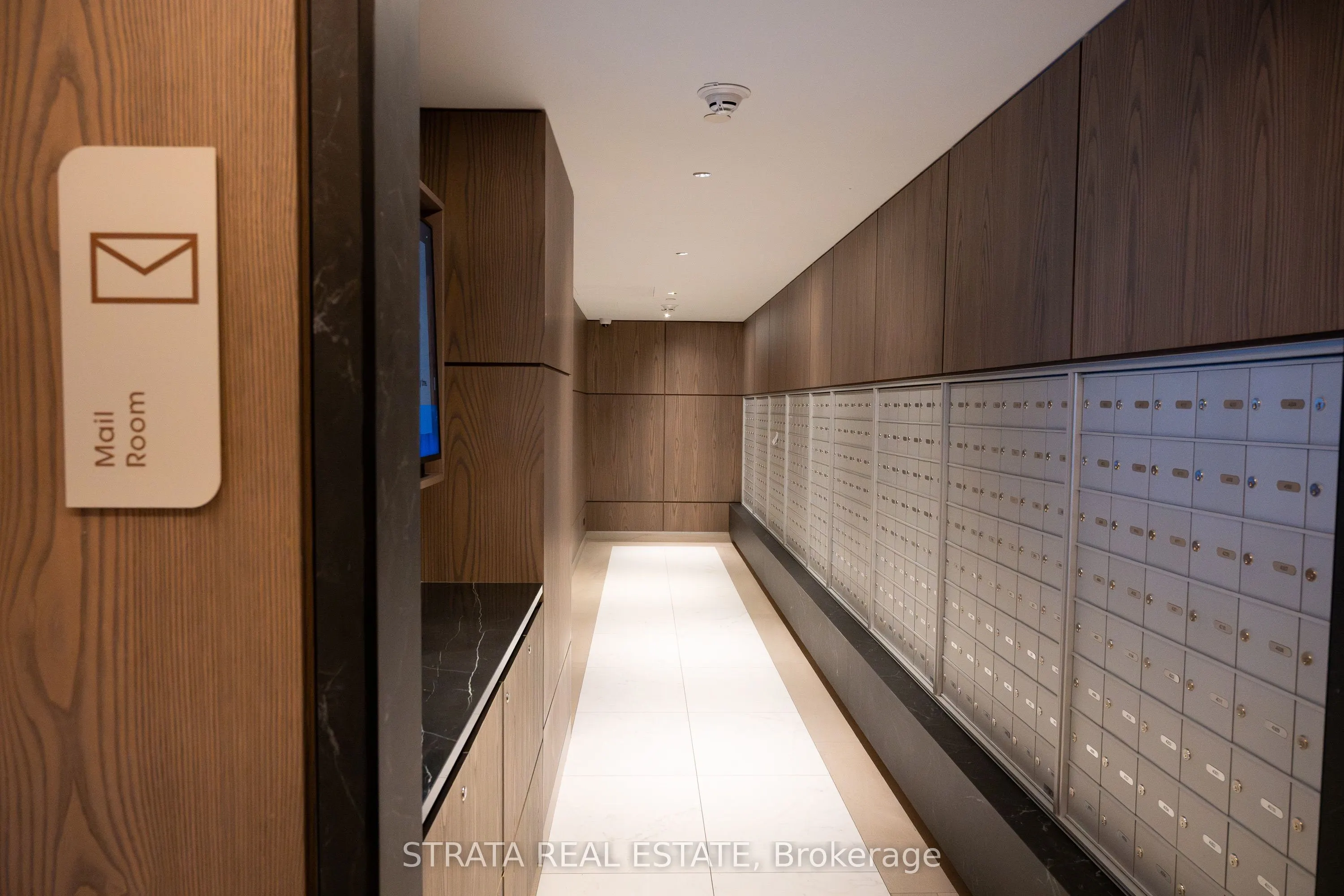30 Inn On the Park Drive, #3007
