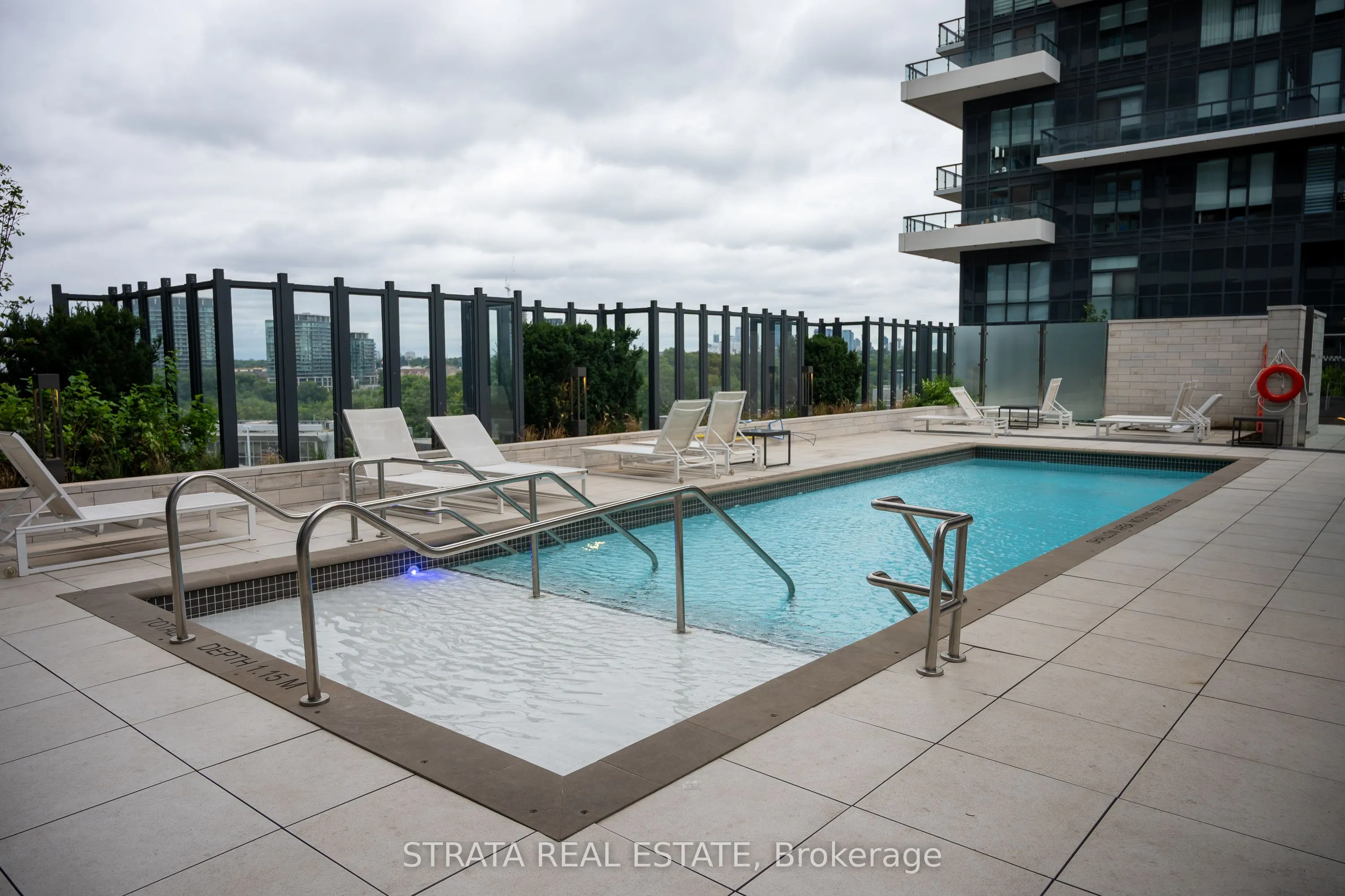 30 Inn On the Park Drive, #3007