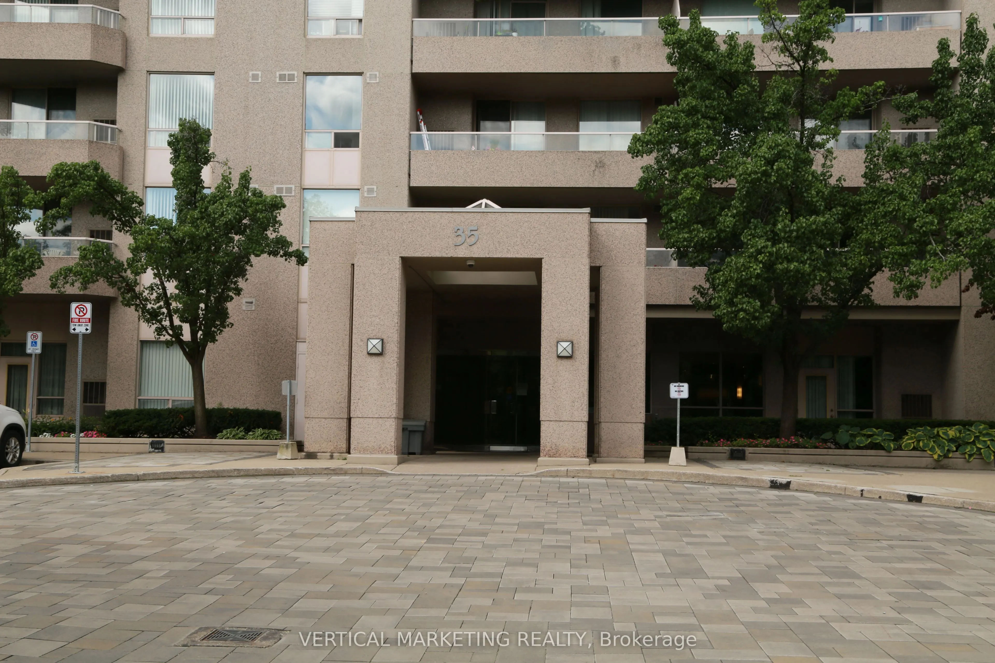 35 Empress Avenue, #PH205