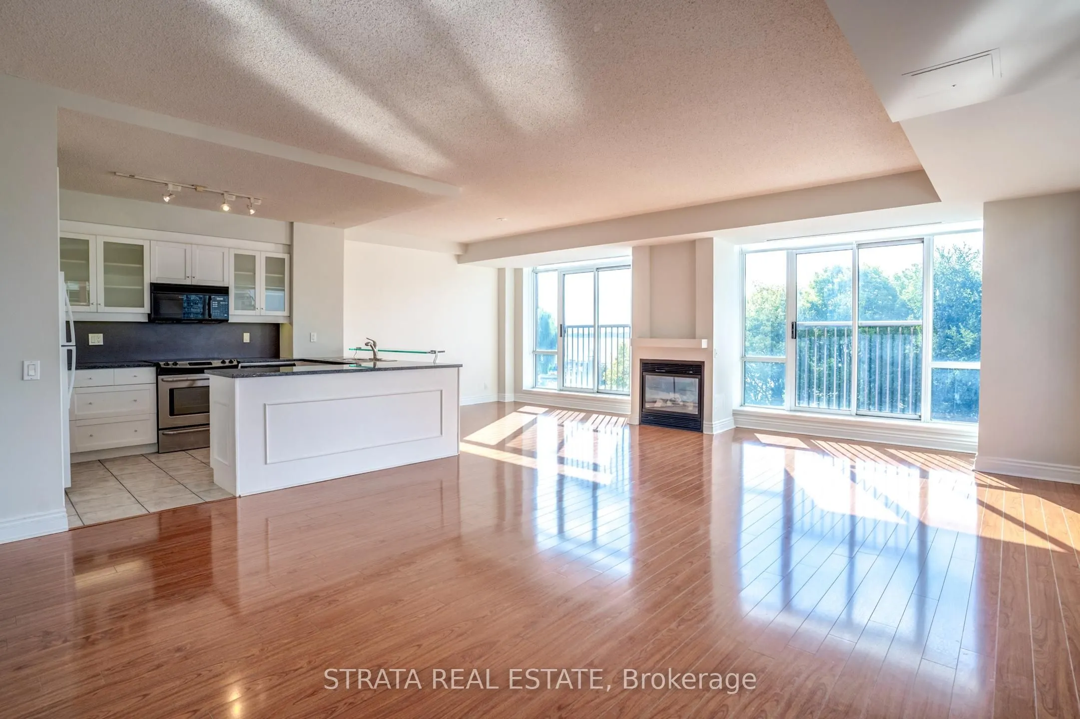 500 Queens Quay W, #402W