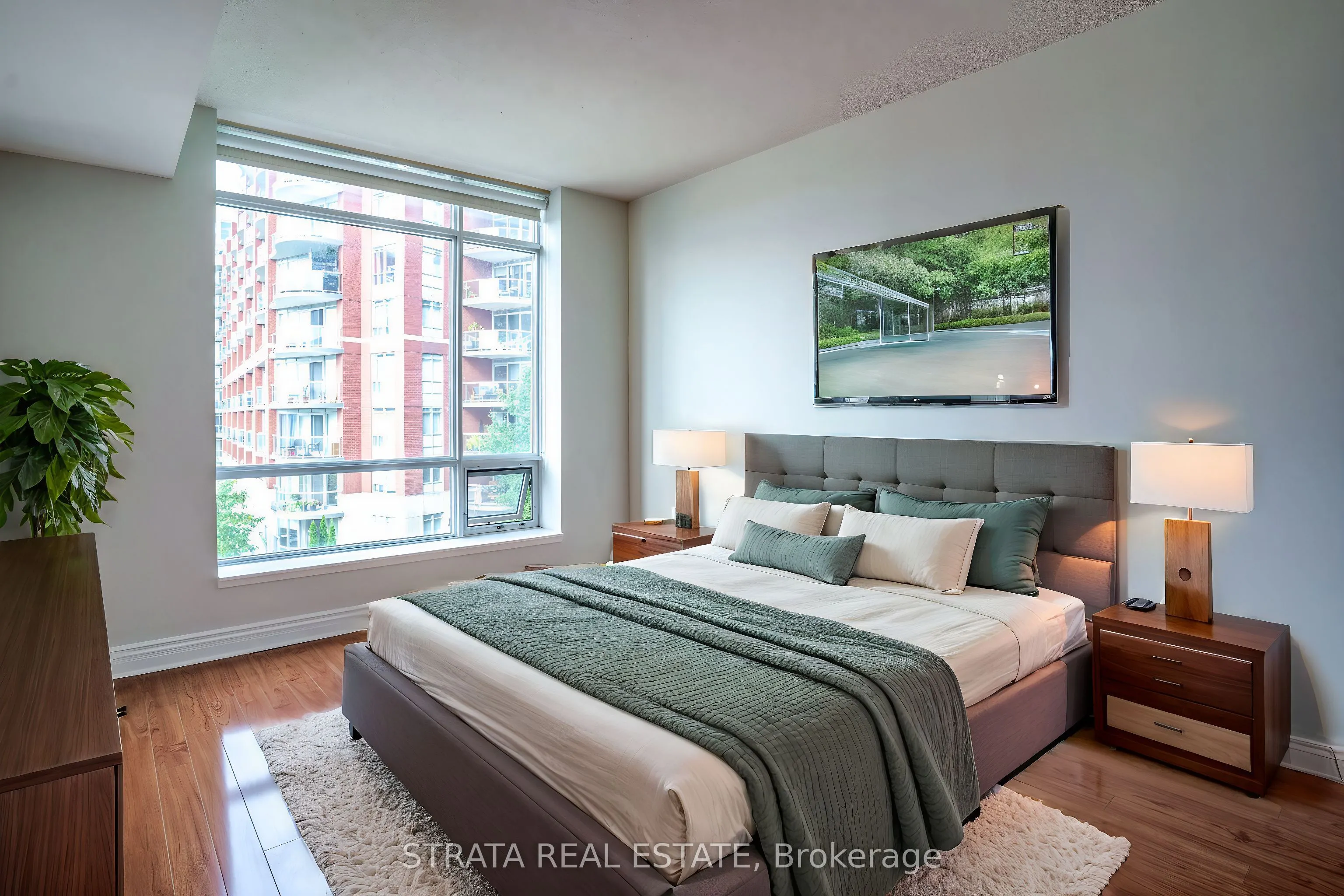 500 Queens Quay W, #402W