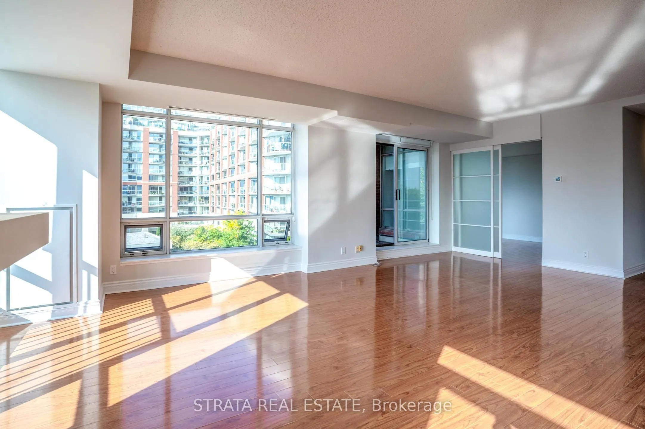 500 Queens Quay W, #402W