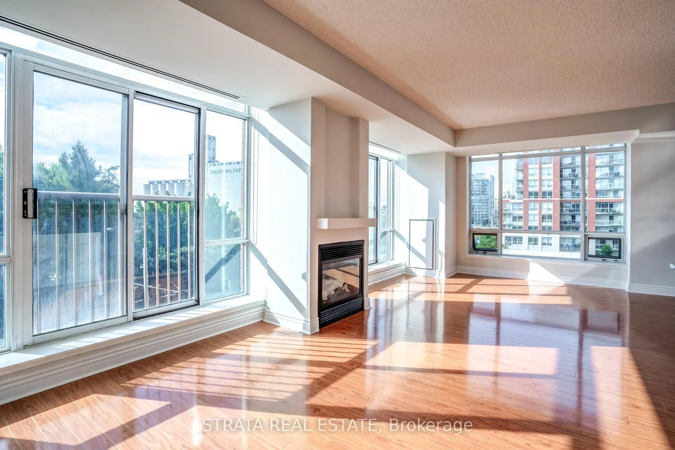 500 Queens Quay W, #402W
