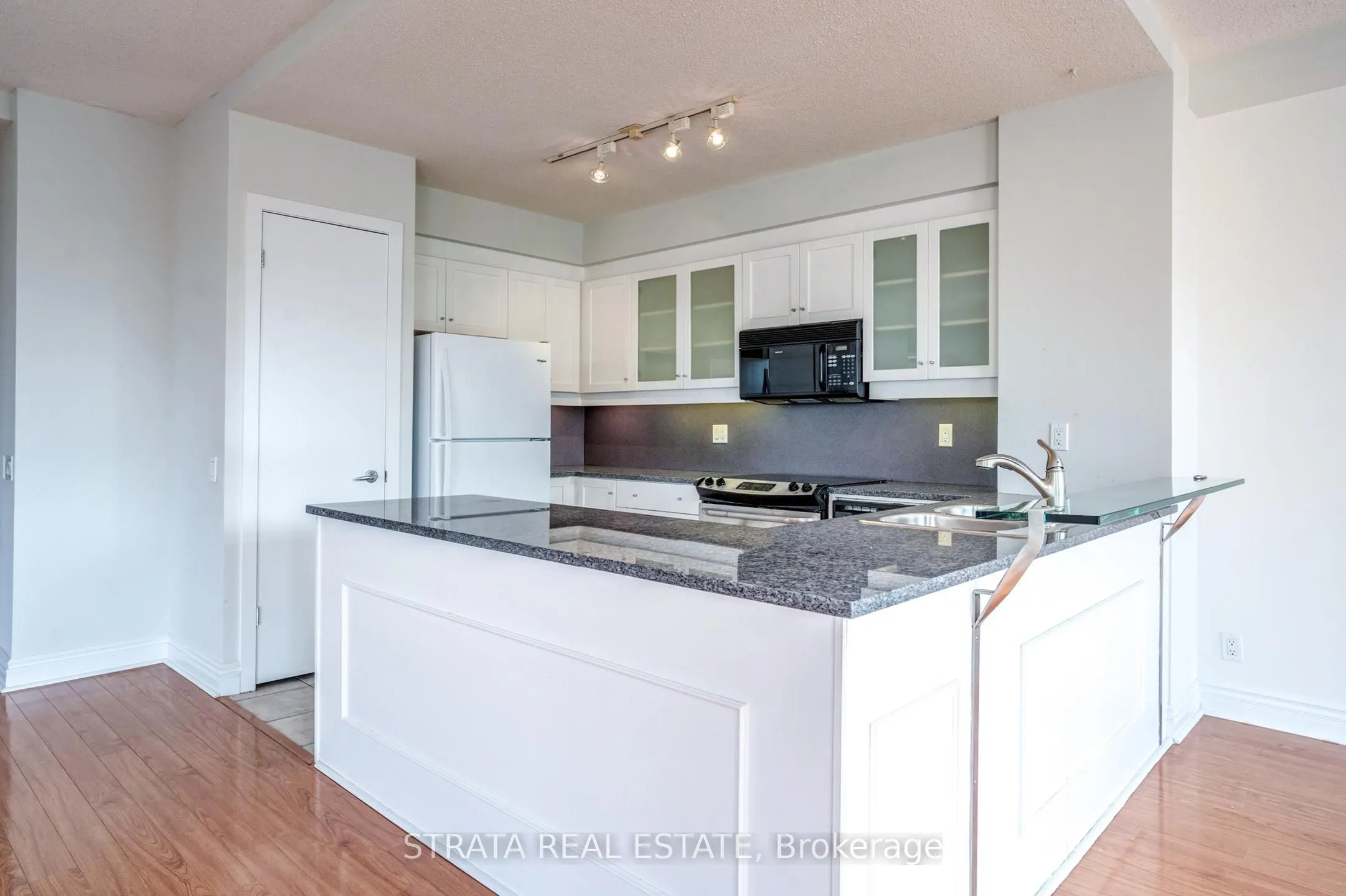 500 Queens Quay W, #402W