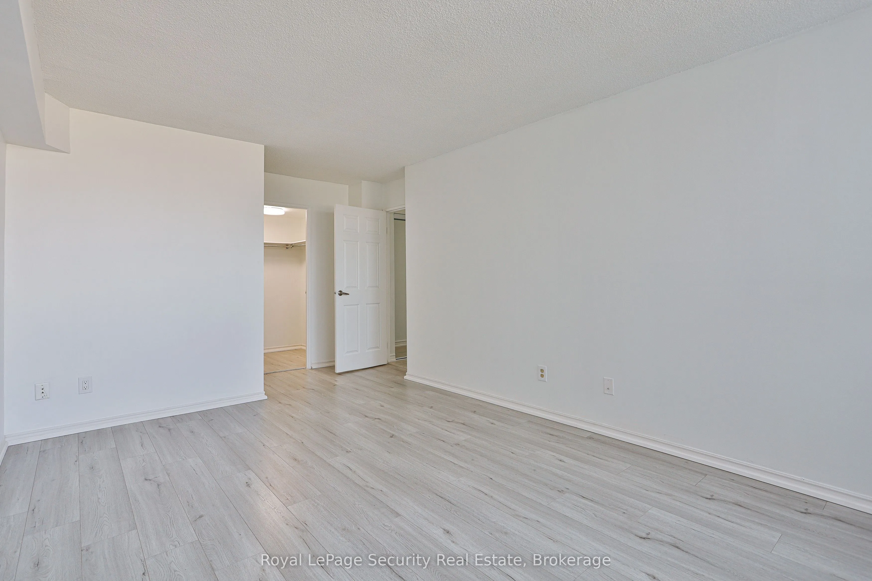 133 Torresdale Avenue, #907