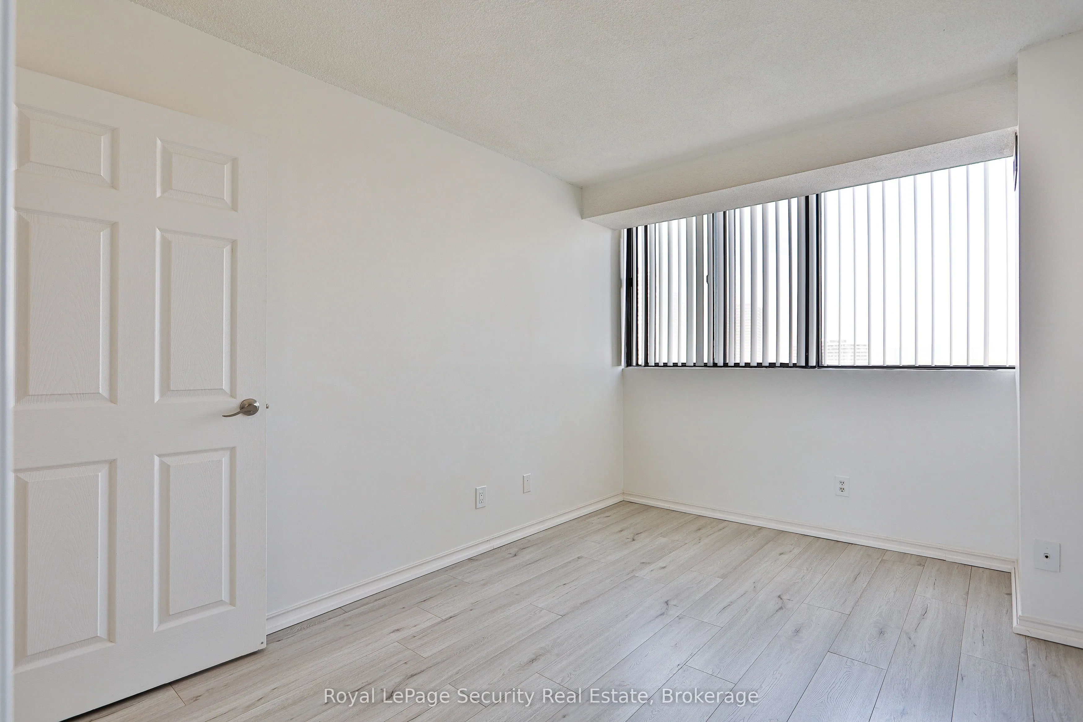 133 Torresdale Avenue, #907