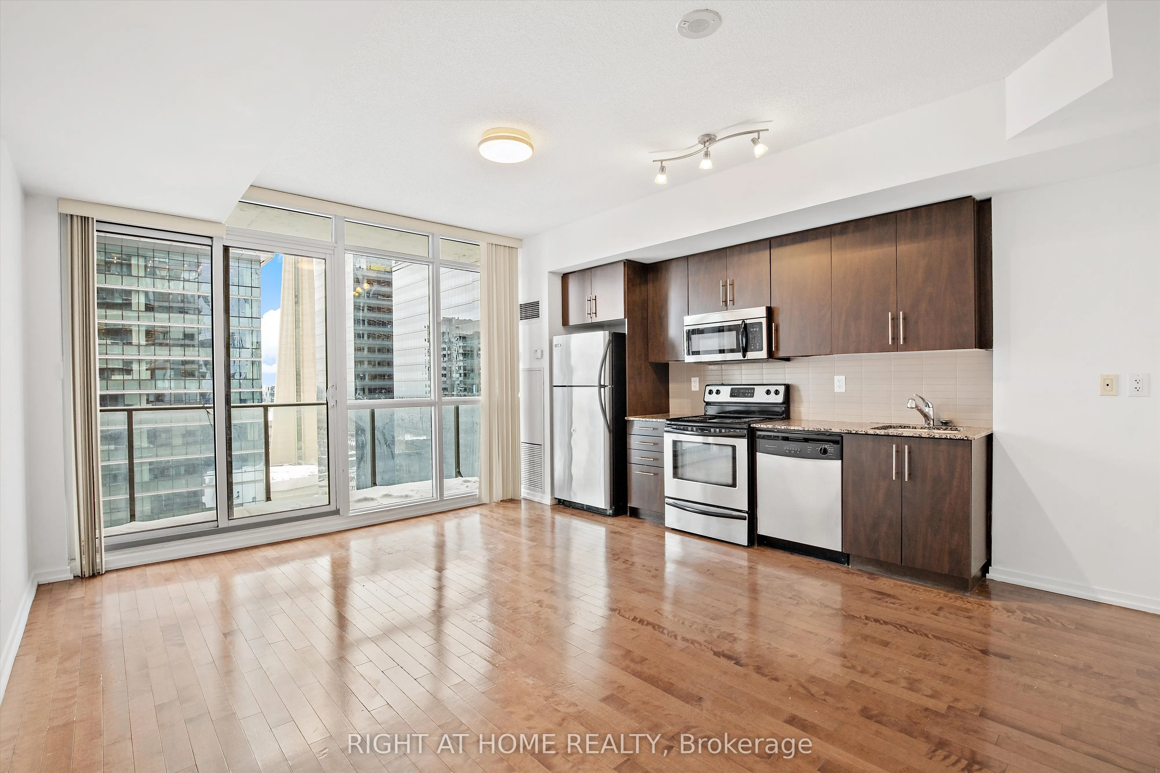 65 Bremner Boulevard, #2403