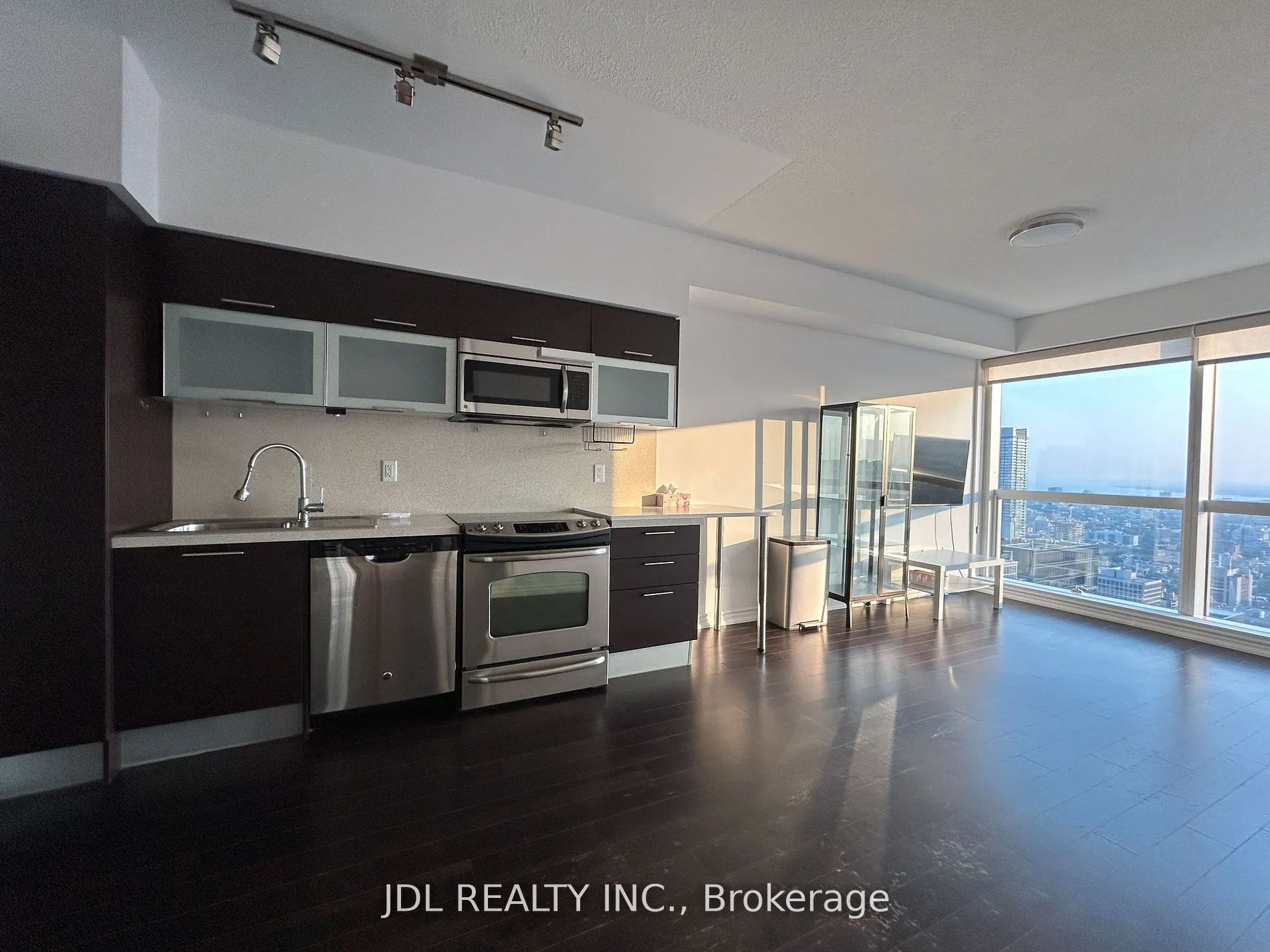 386 Yonge Street, #5012