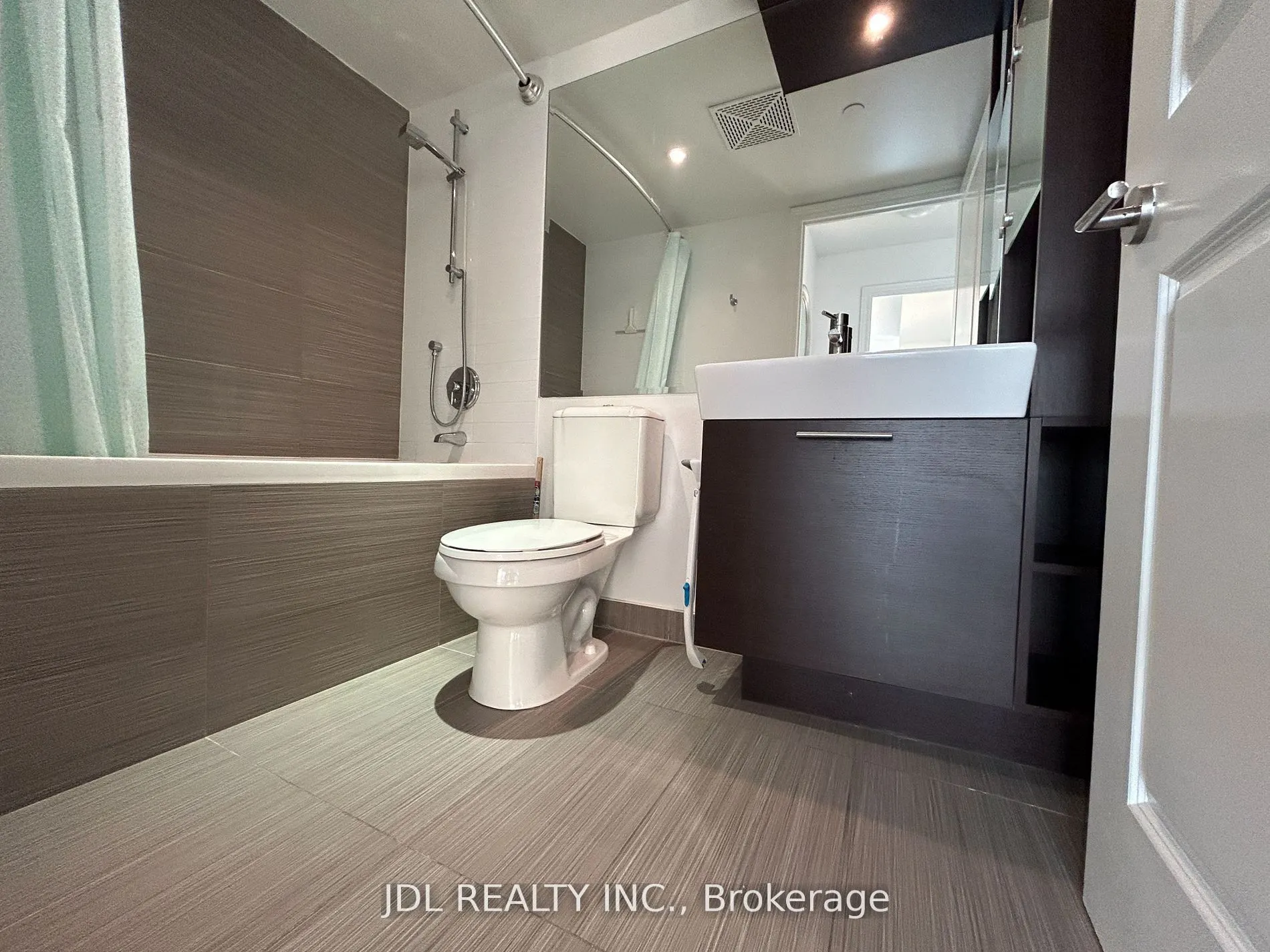 386 Yonge Street, #5012