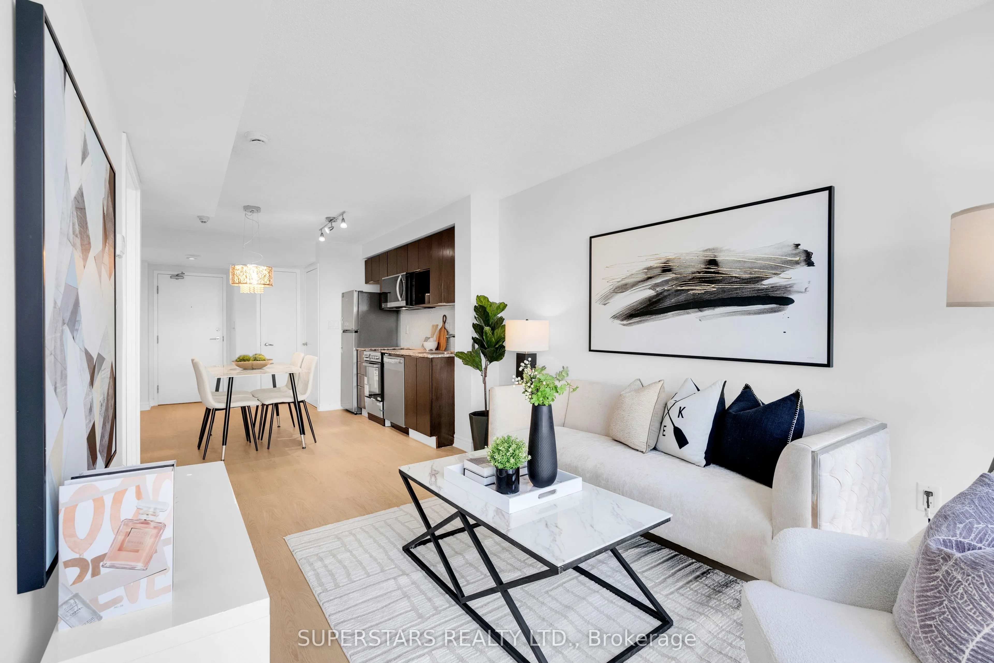 15 Fort York Boulevard, #1008