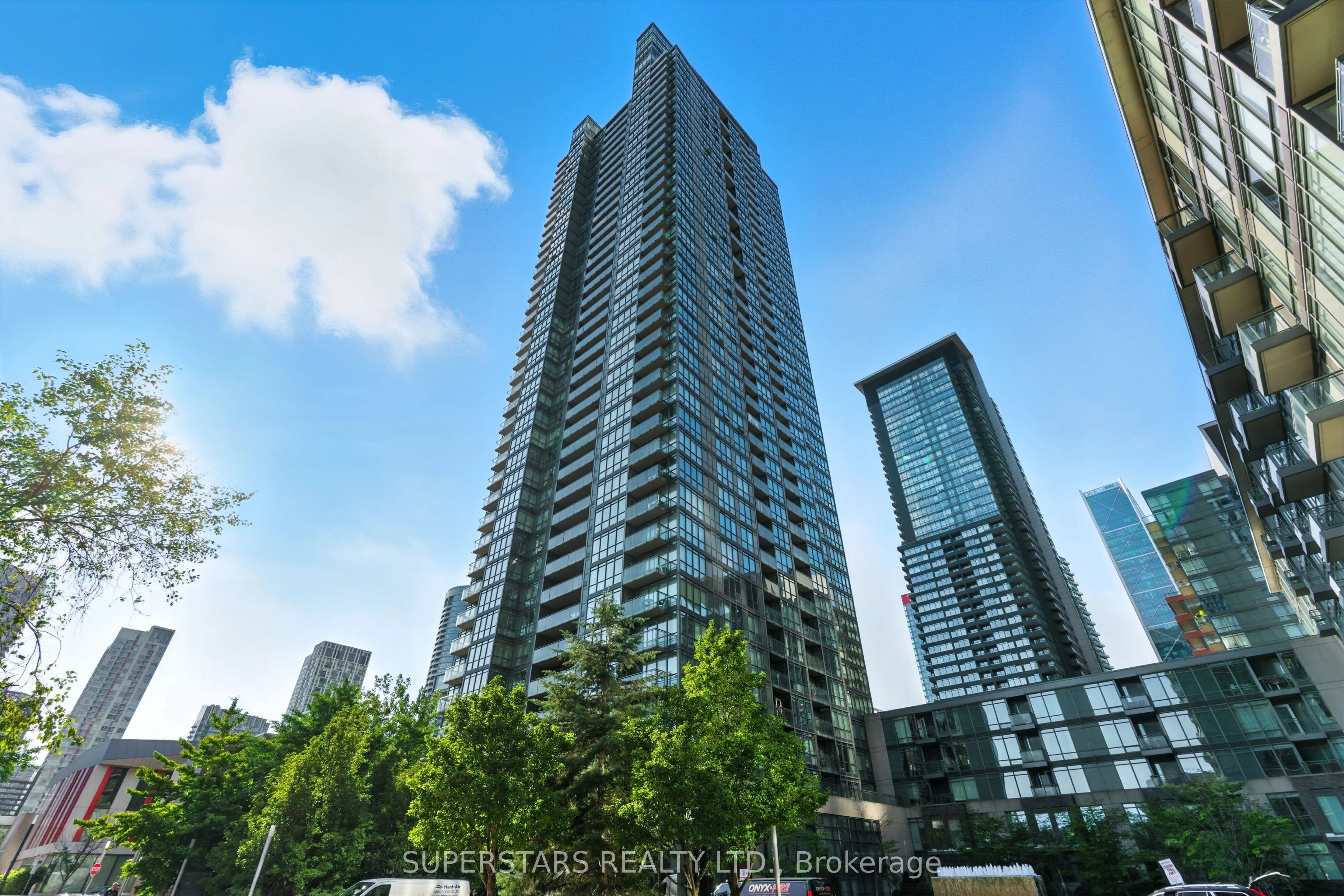 15 Fort York Boulevard, #1008