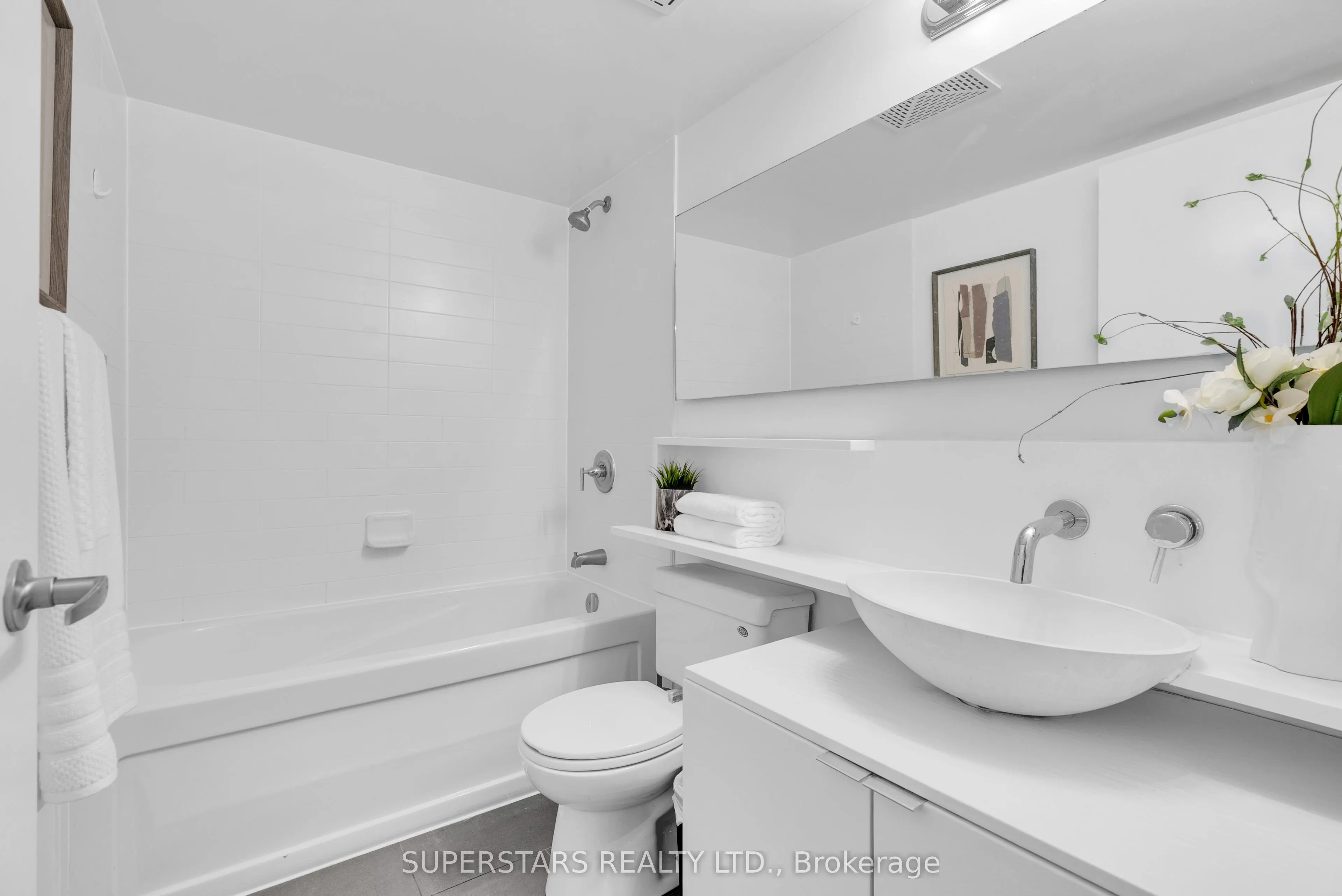 15 Fort York Boulevard, #1008