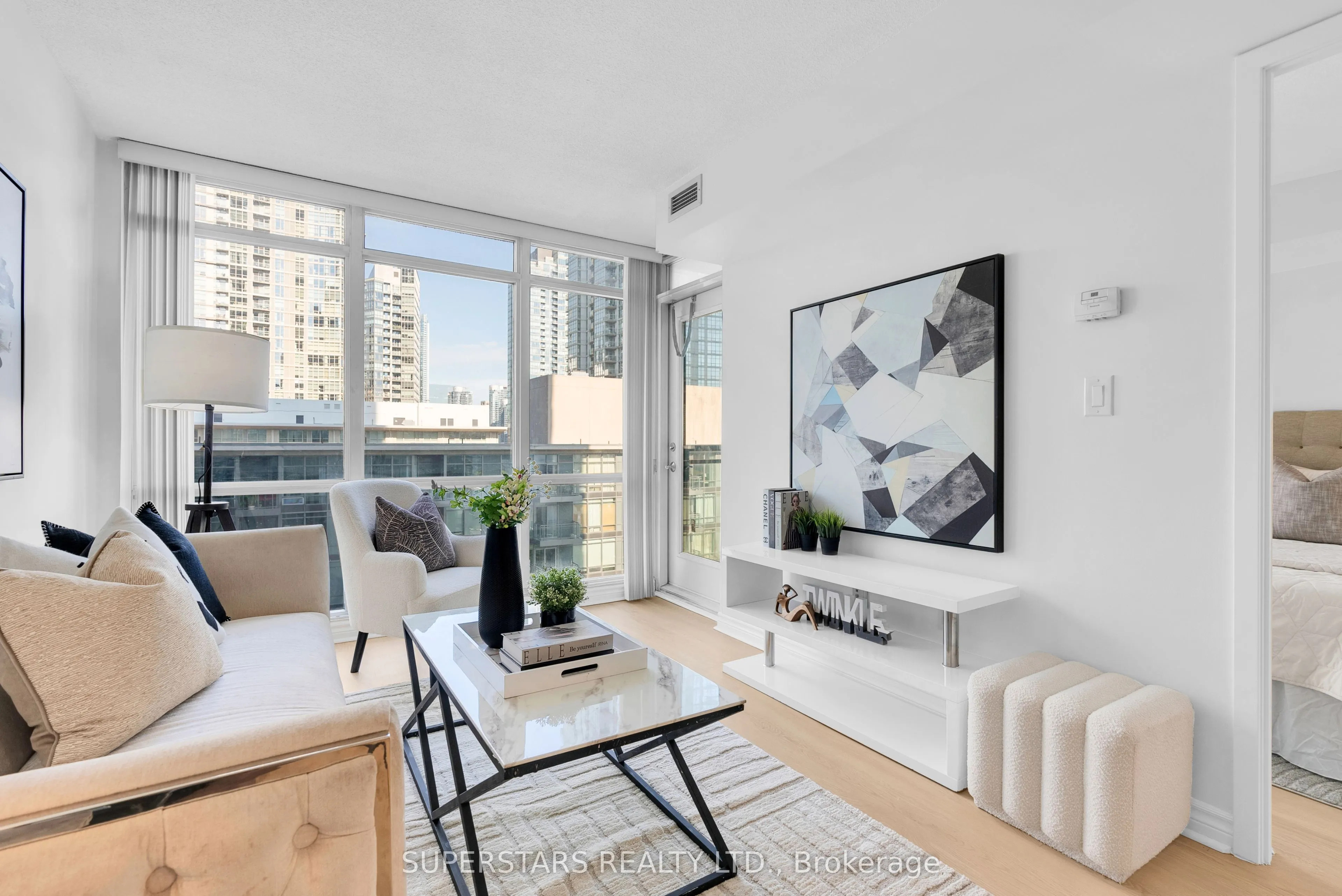15 Fort York Boulevard, #1008