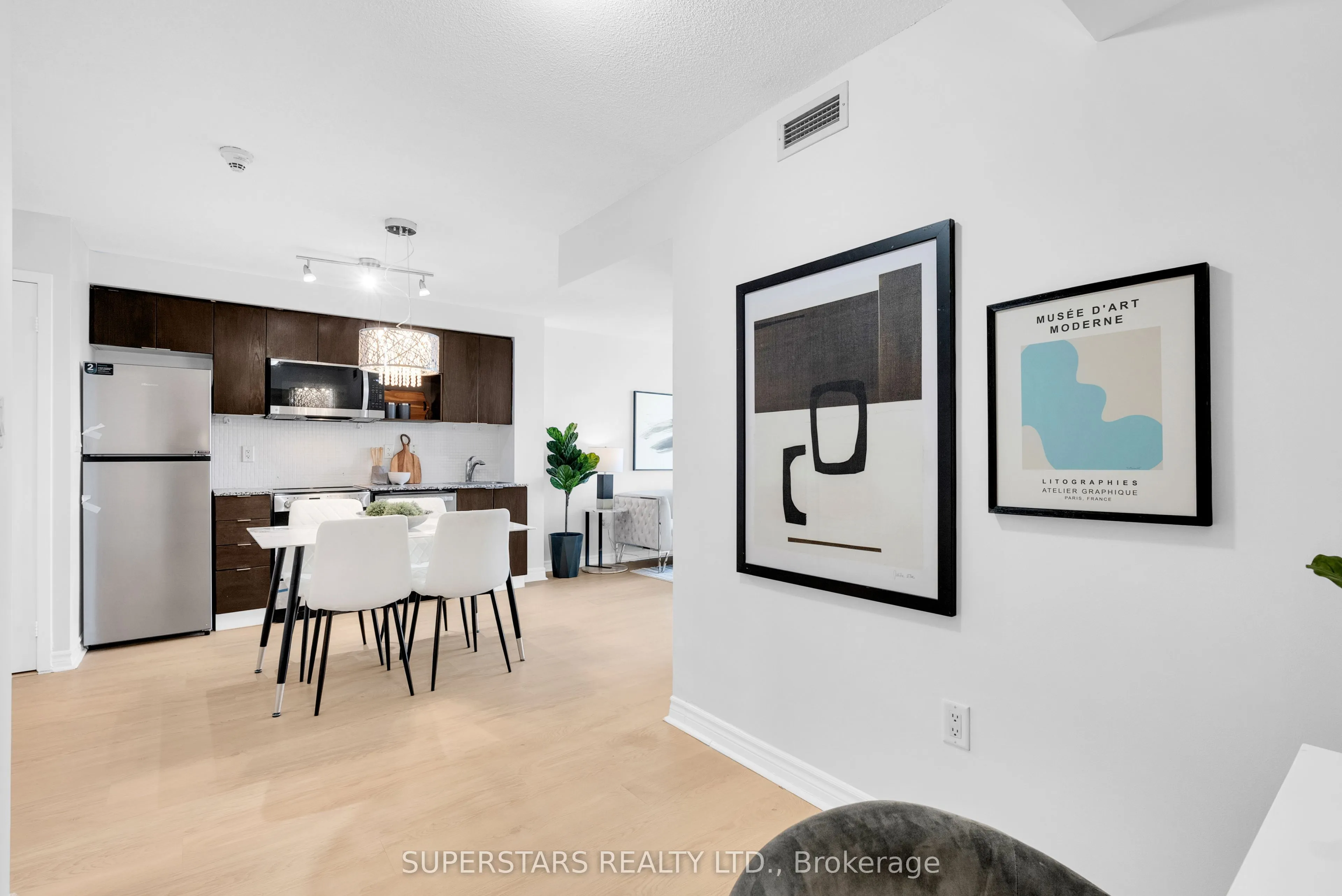 15 Fort York Boulevard, #1008
