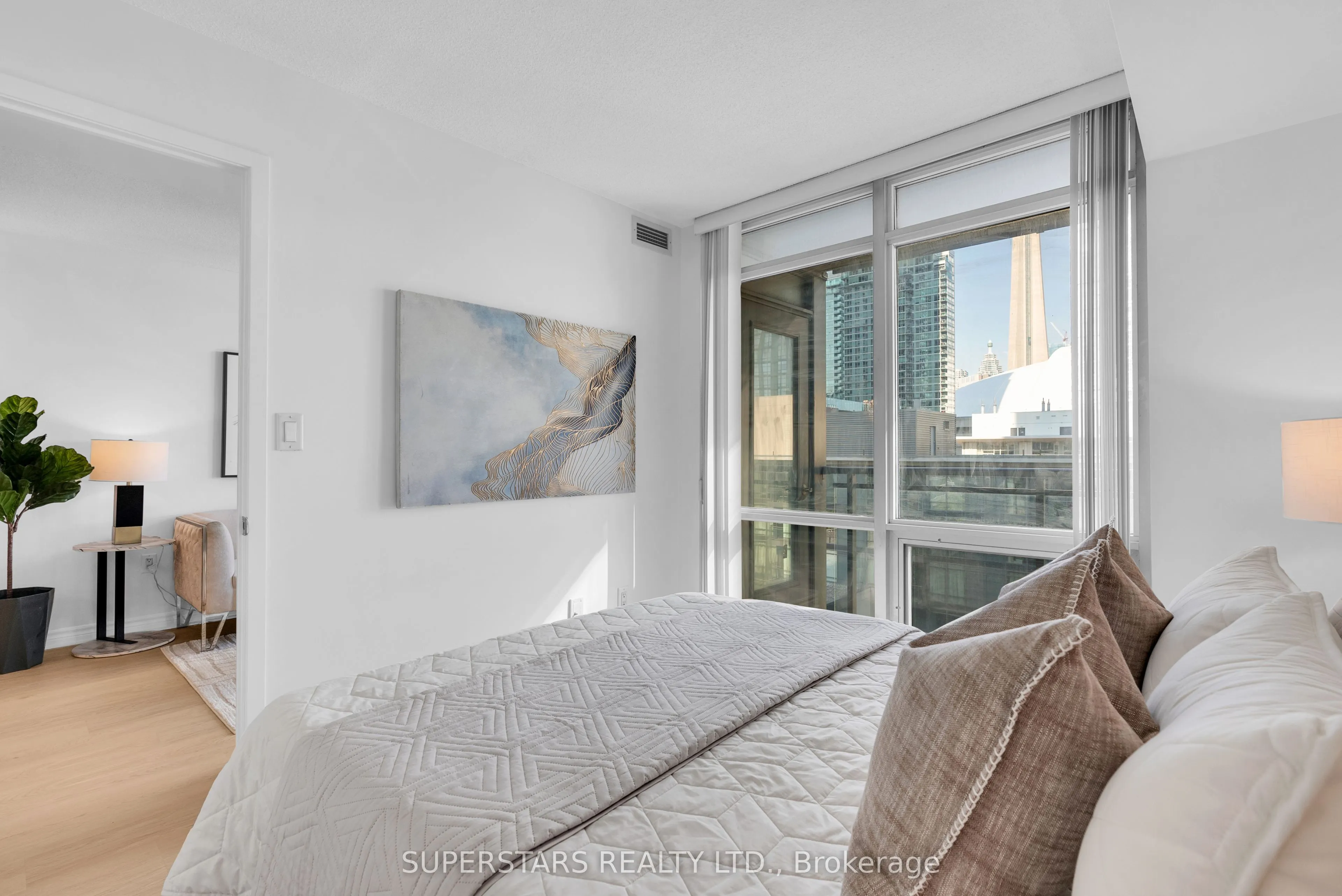 15 Fort York Boulevard, #1008