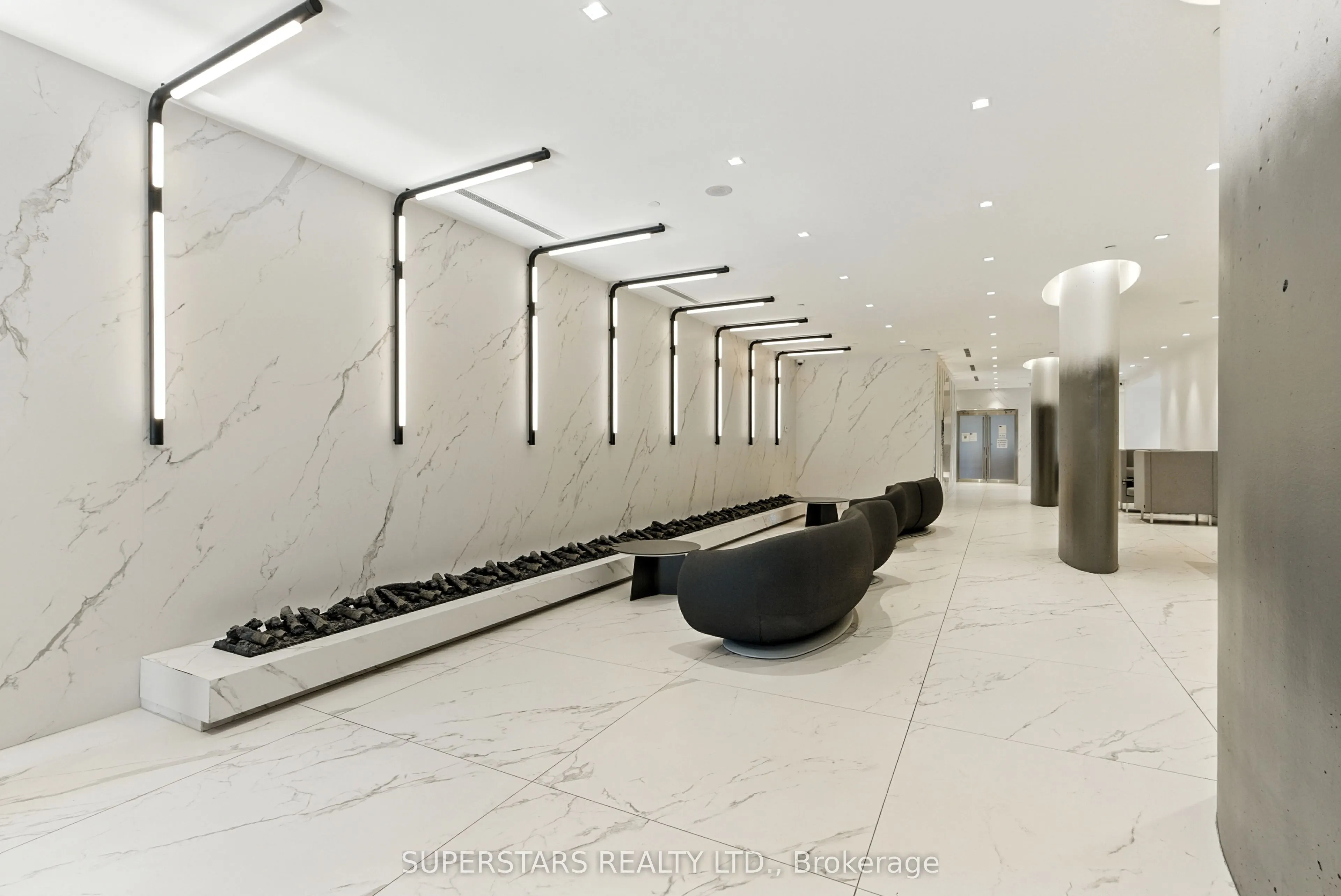 15 Fort York Boulevard, #1008