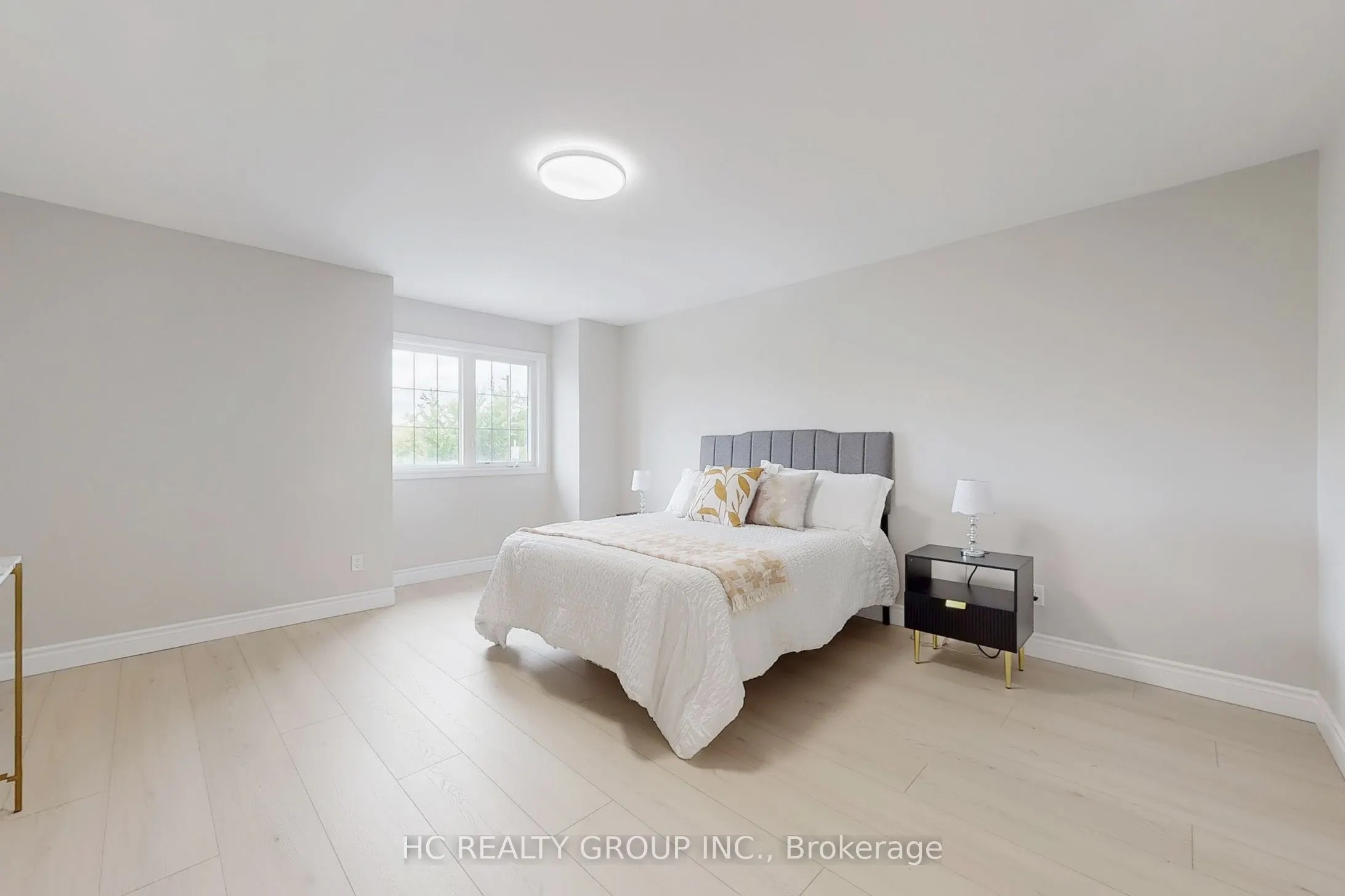 206B Finch Avenue W