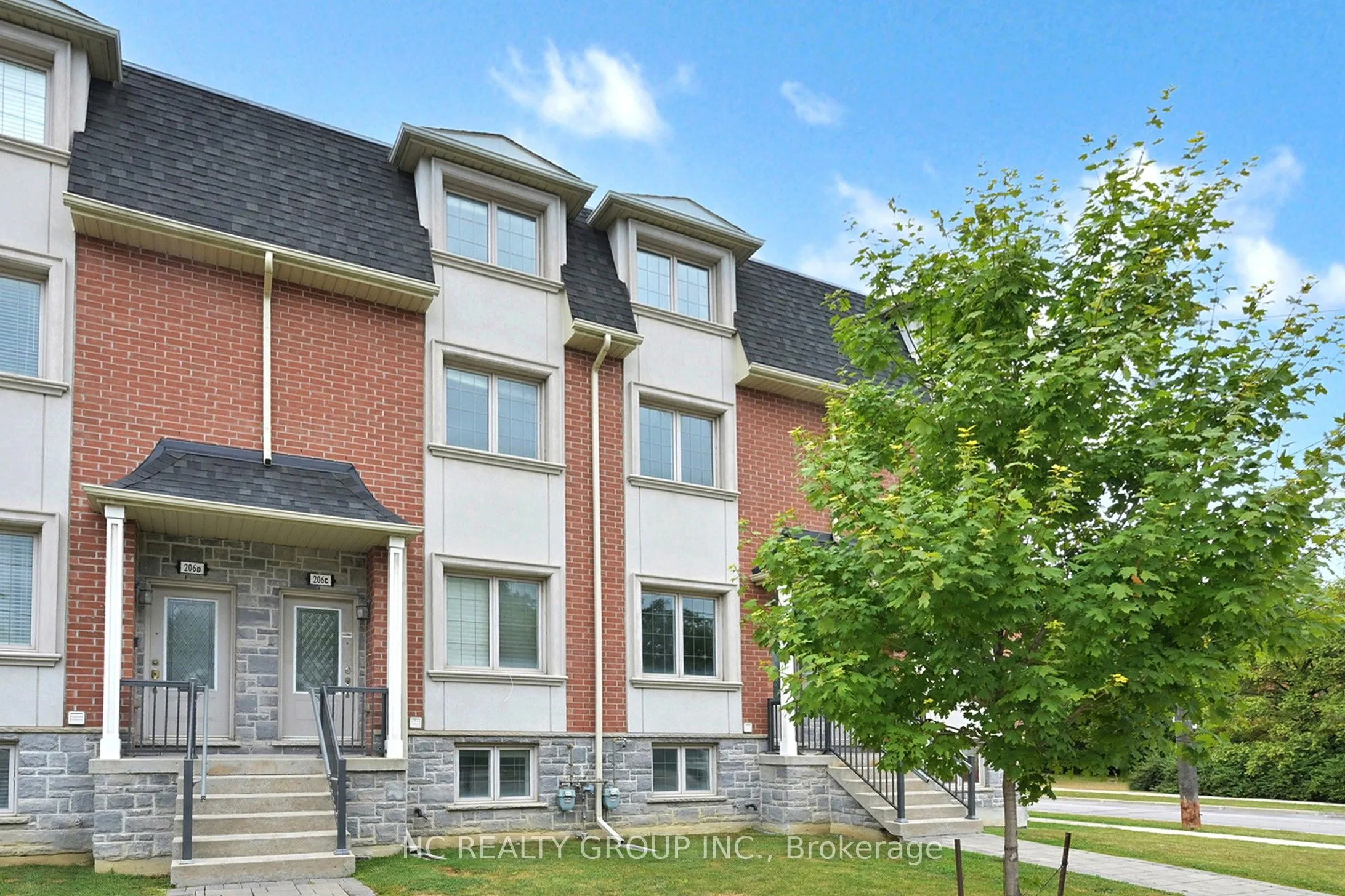 206B Finch Avenue W