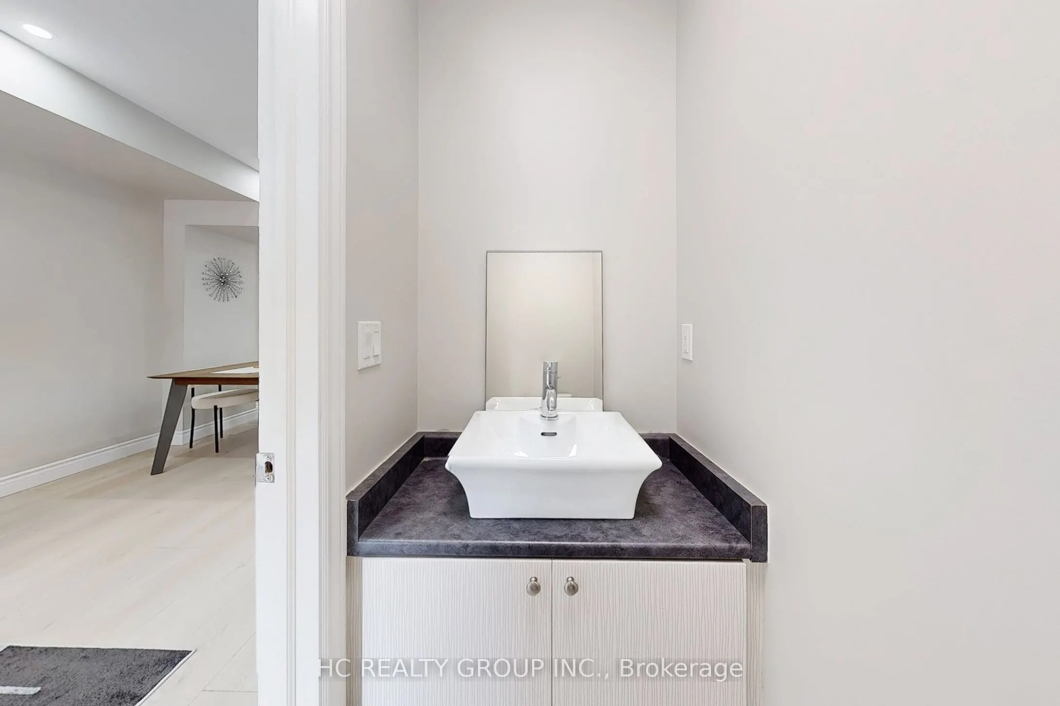 206B Finch Avenue W