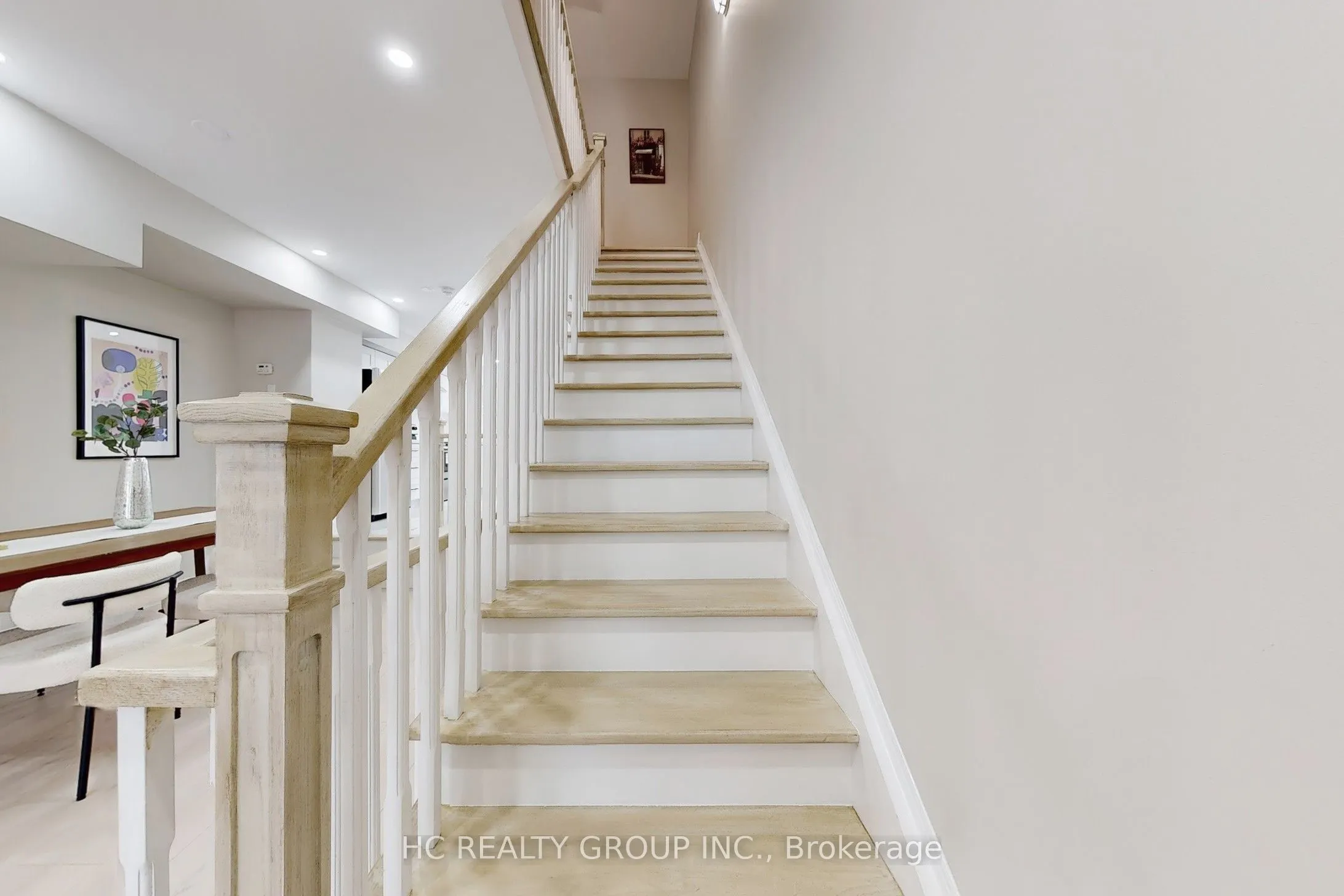 206B Finch Avenue W