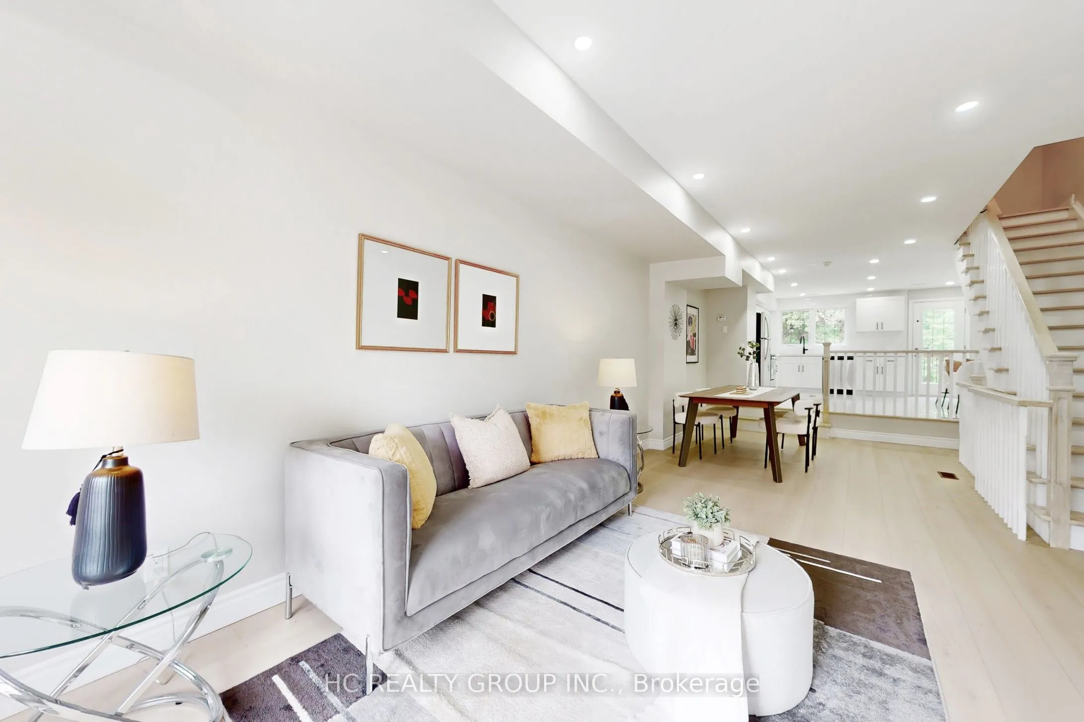 206B Finch Avenue W