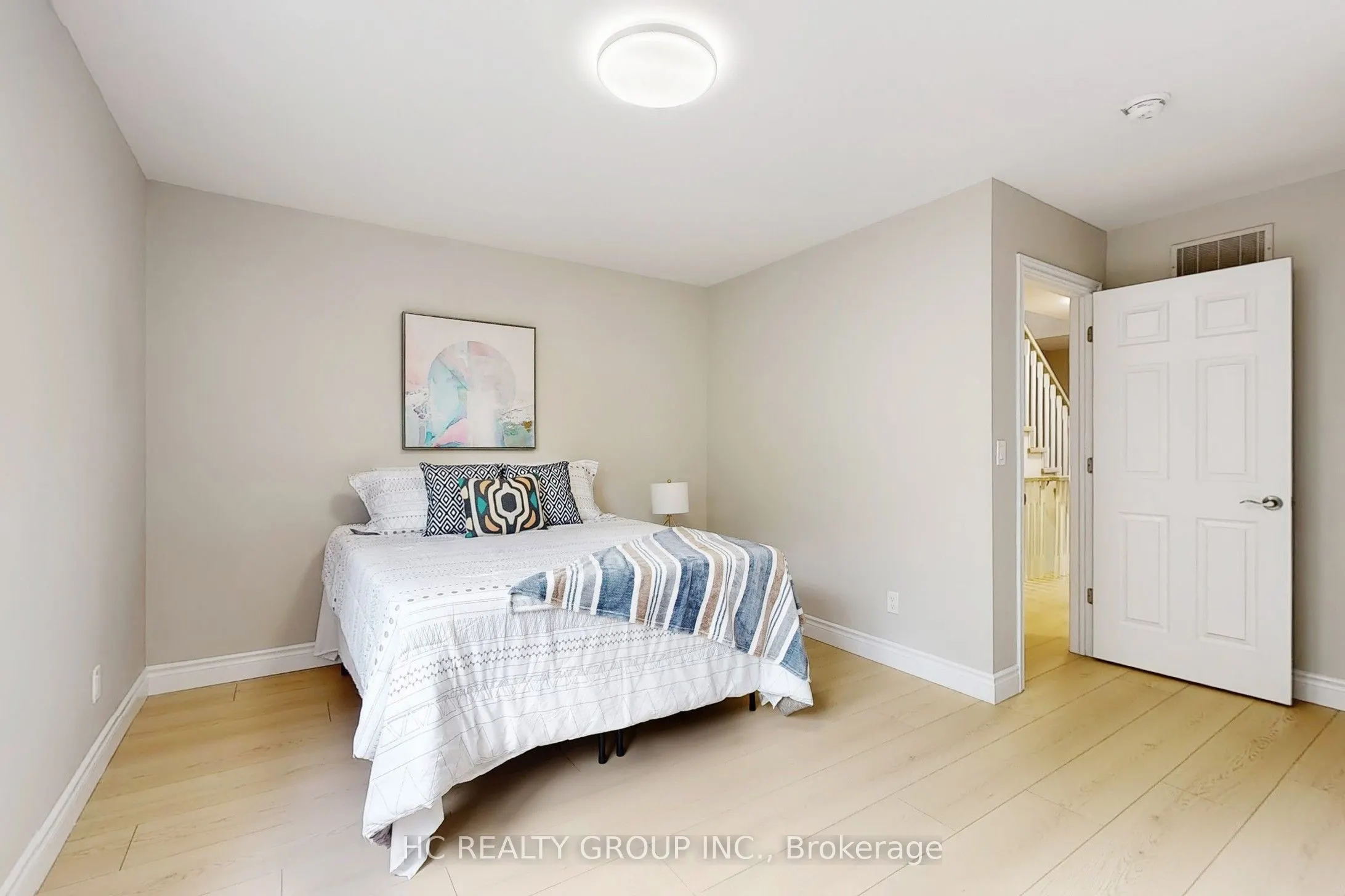 206B Finch Avenue W
