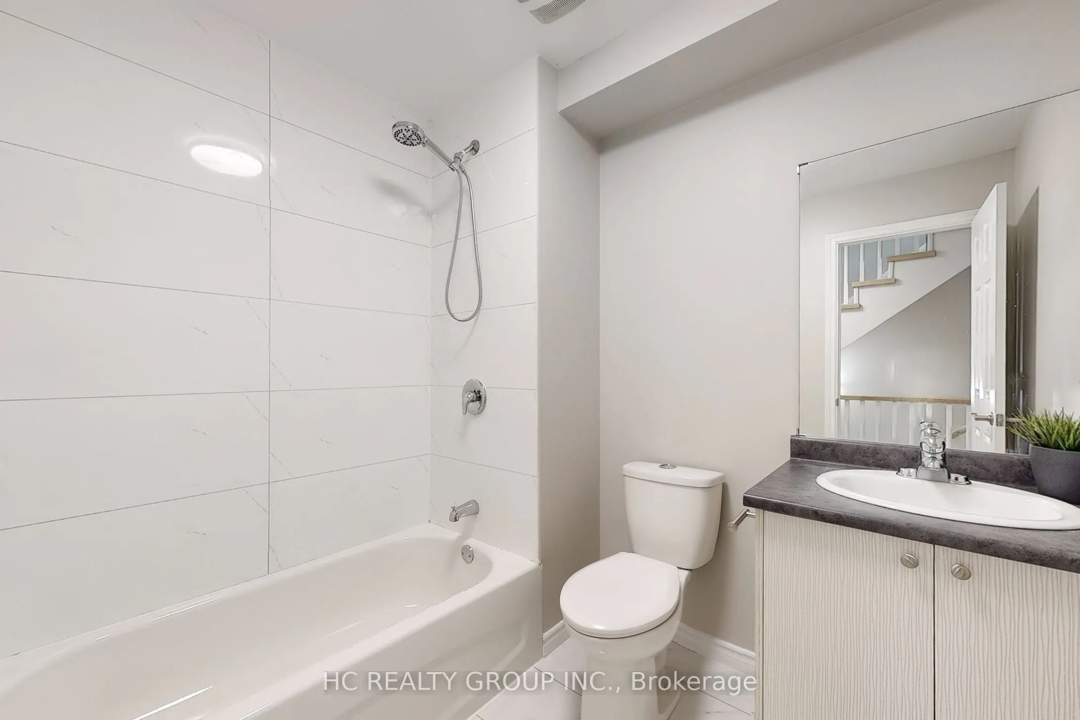 206B Finch Avenue W