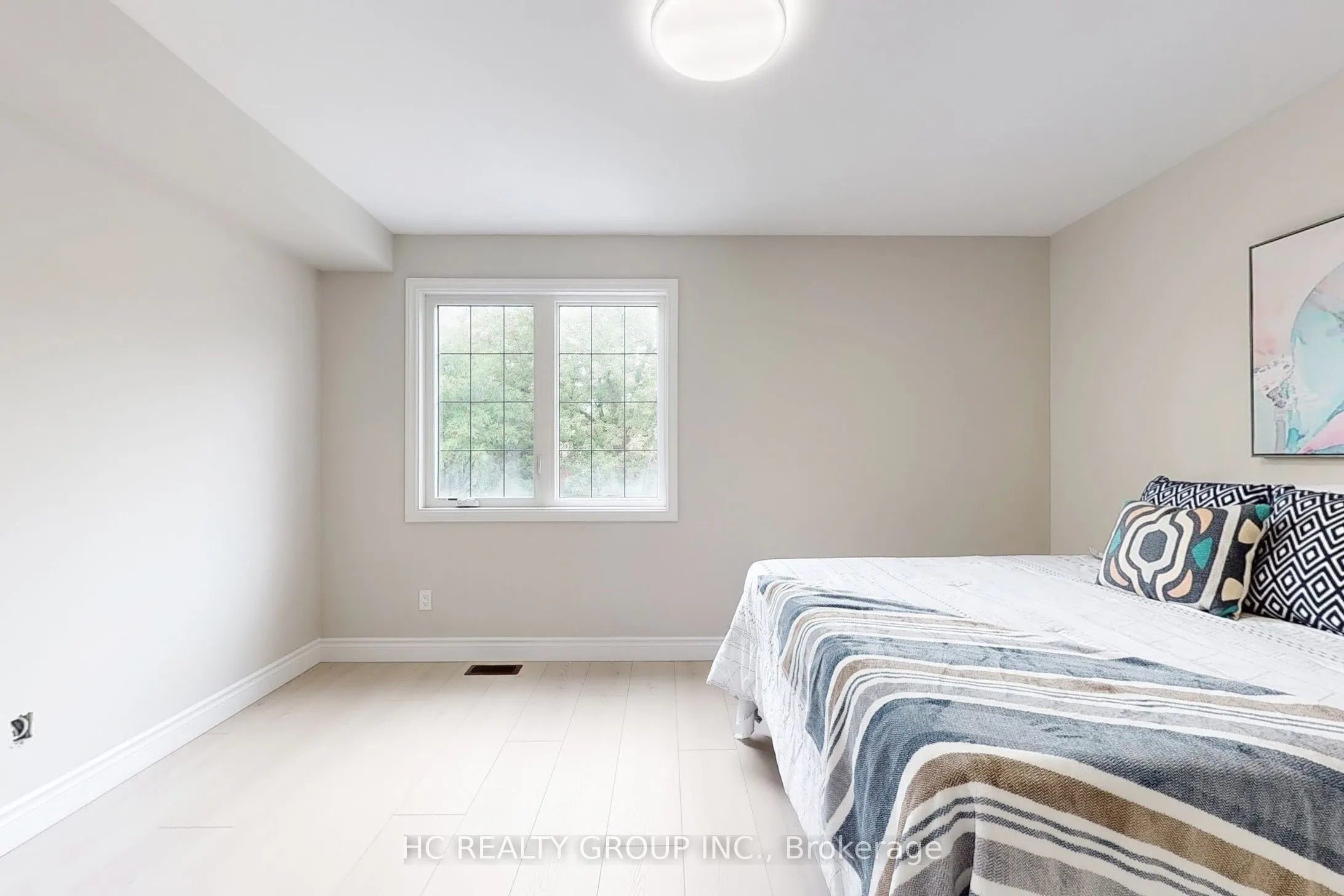 206B Finch Avenue W