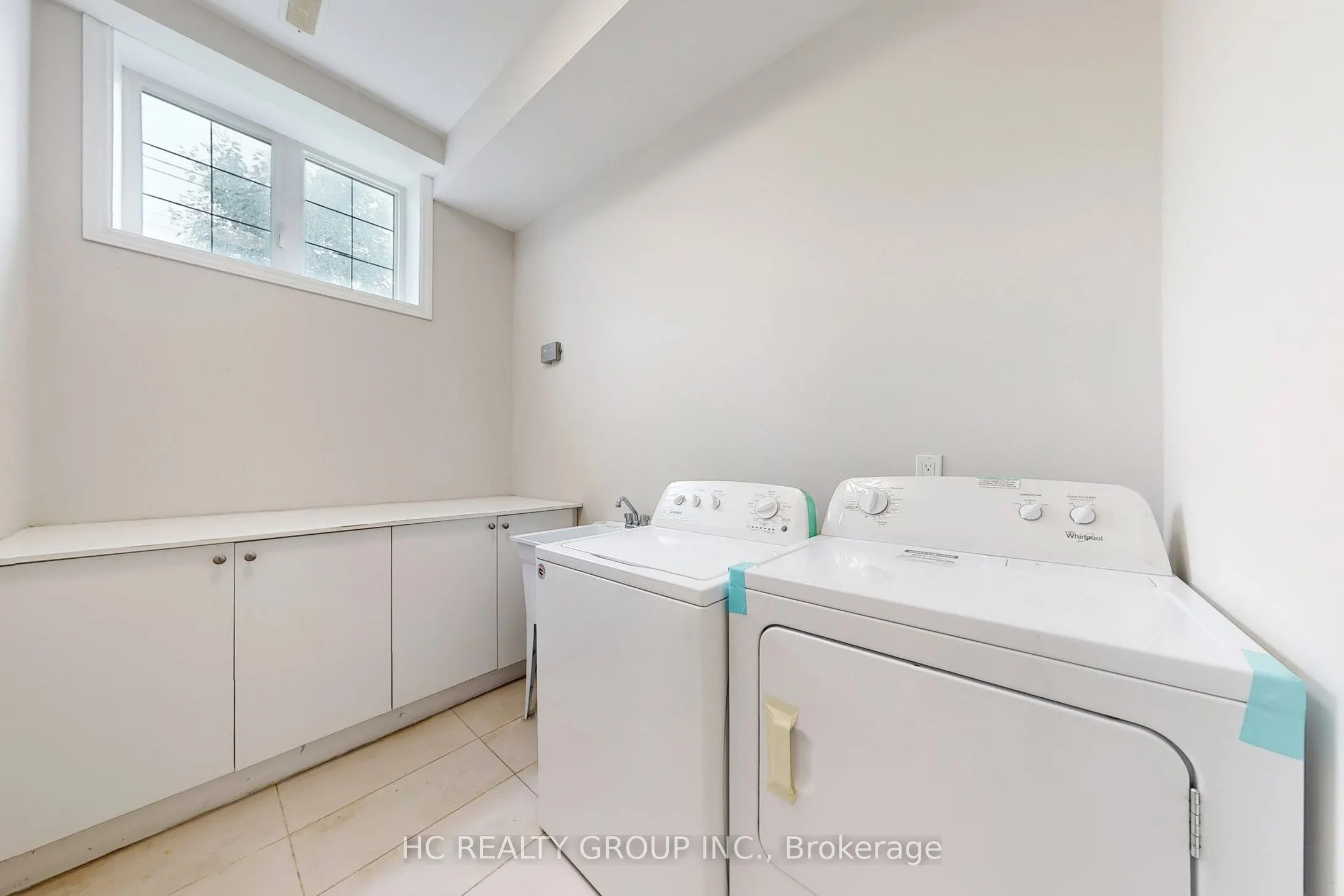 206B Finch Avenue W