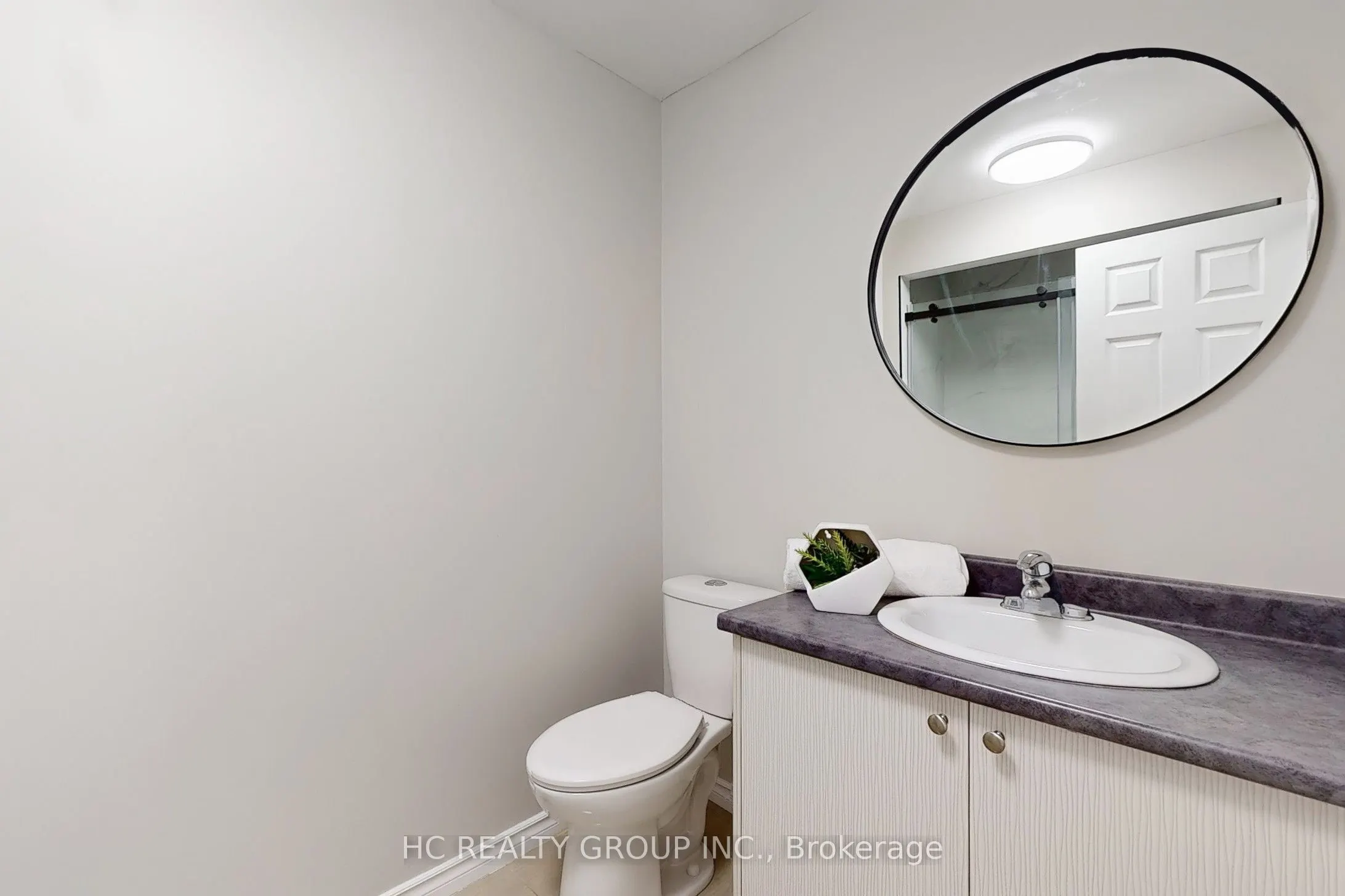 206B Finch Avenue W