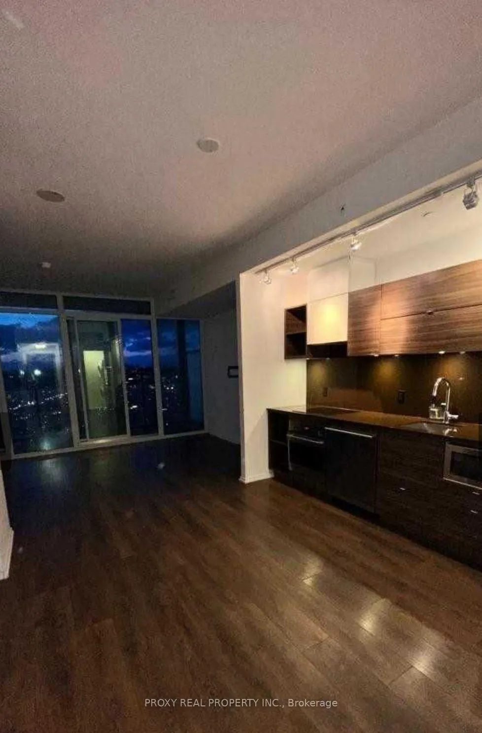 125 Peter Street, #2404