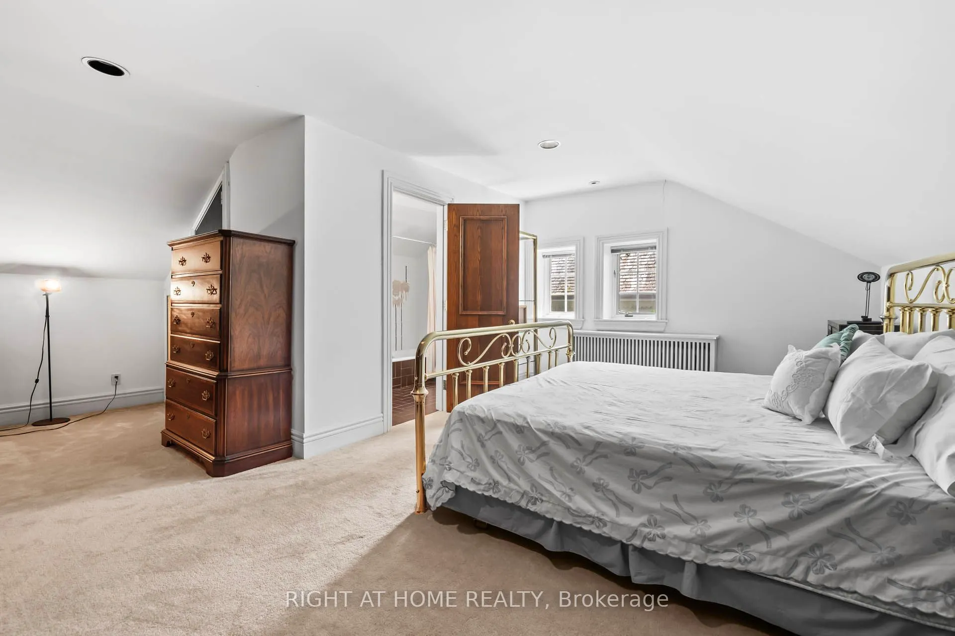 287 RUSSELL HILL Road