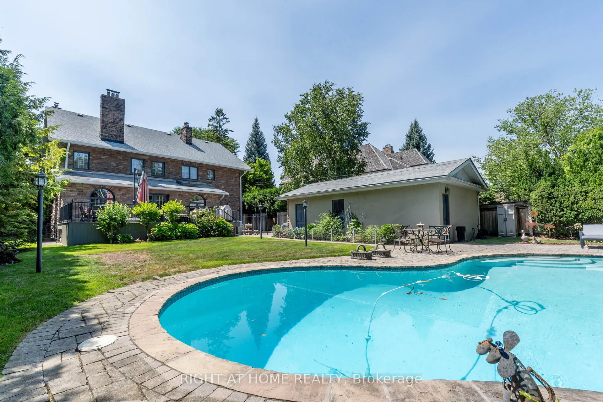 287 RUSSELL HILL Road