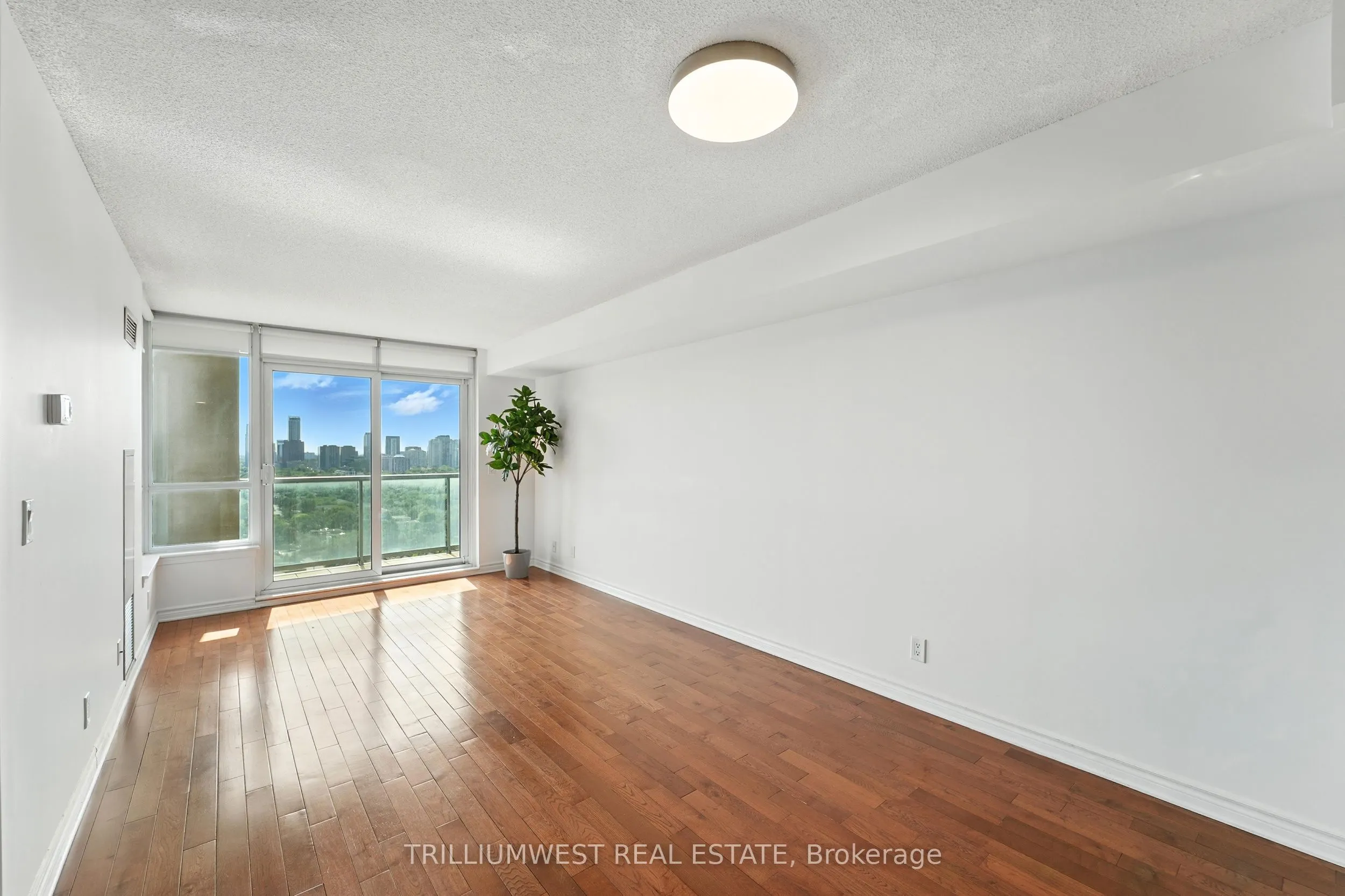 17 Barberry Place, #2111
